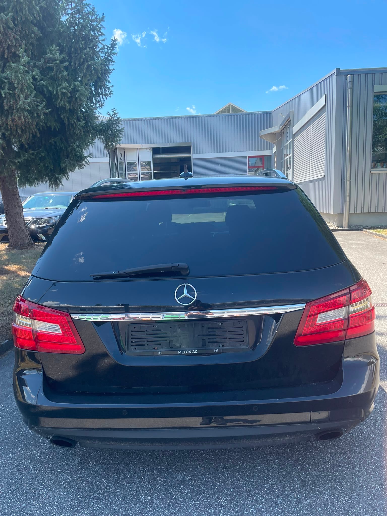 MERCEDES-BENZ E 250 CGI BlueEfficiency Avantgarde Automatic-image-4