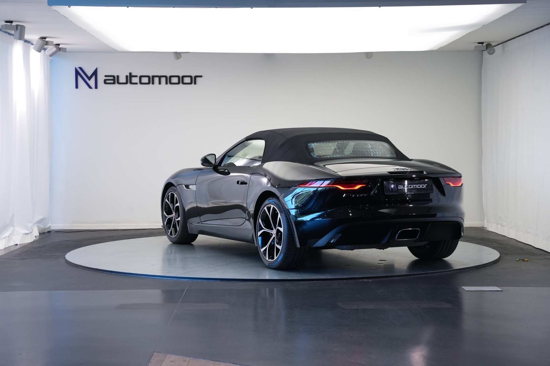JAGUAR F-Type Convertible 2.0 I4 Automatik-image-12