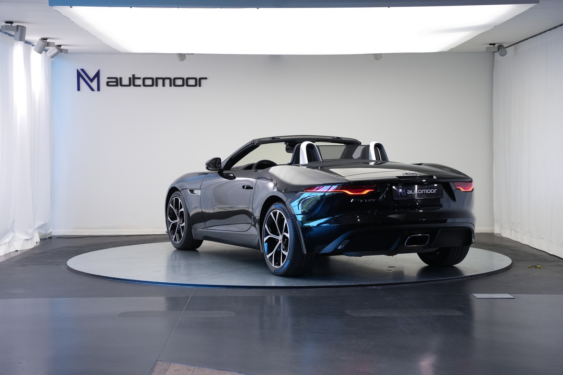JAGUAR F-Type Convertible 2.0 I4 Automatik-image-6