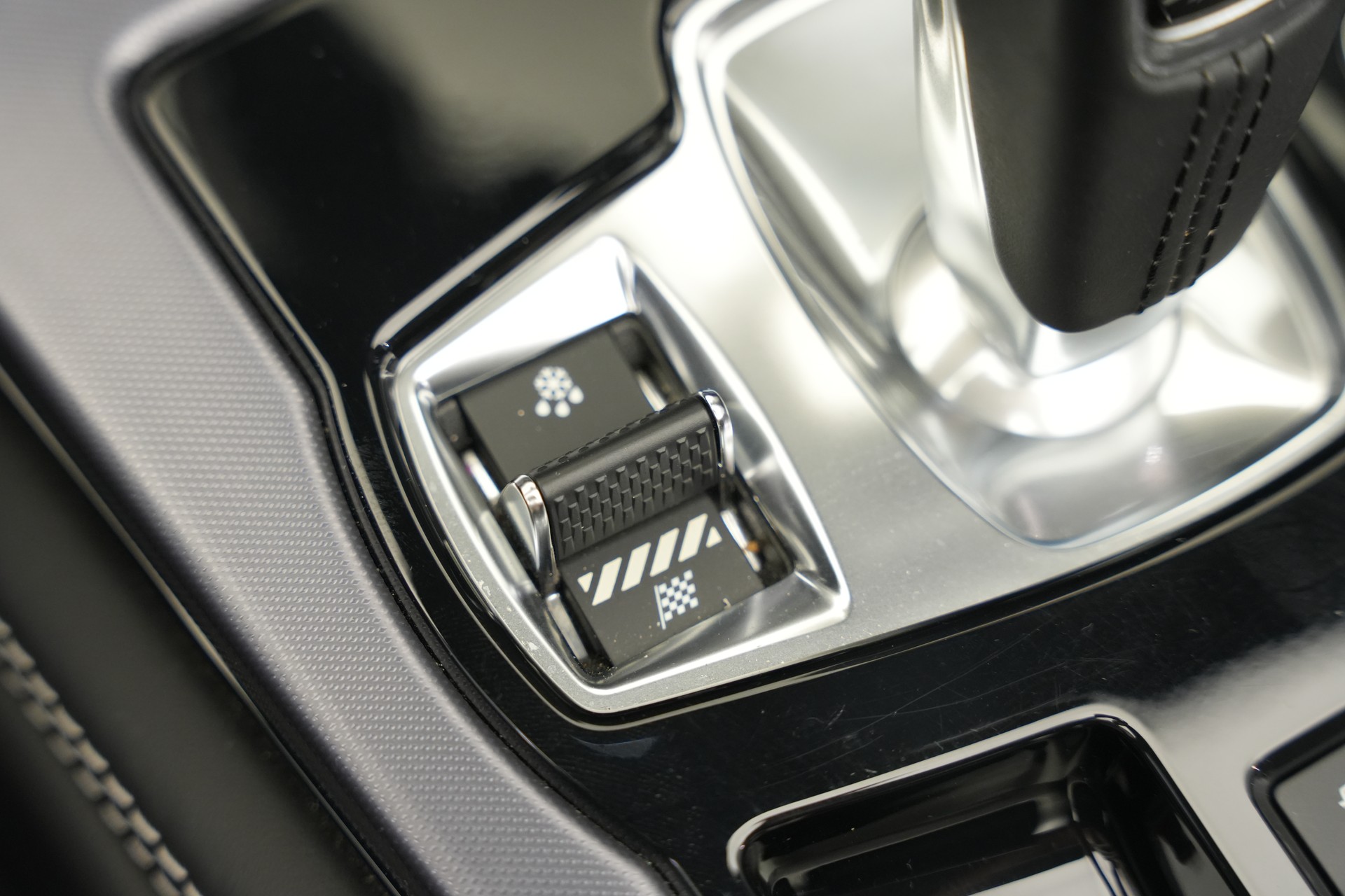 JAGUAR F-Type Convertible 2.0 I4 Automatik-image-29