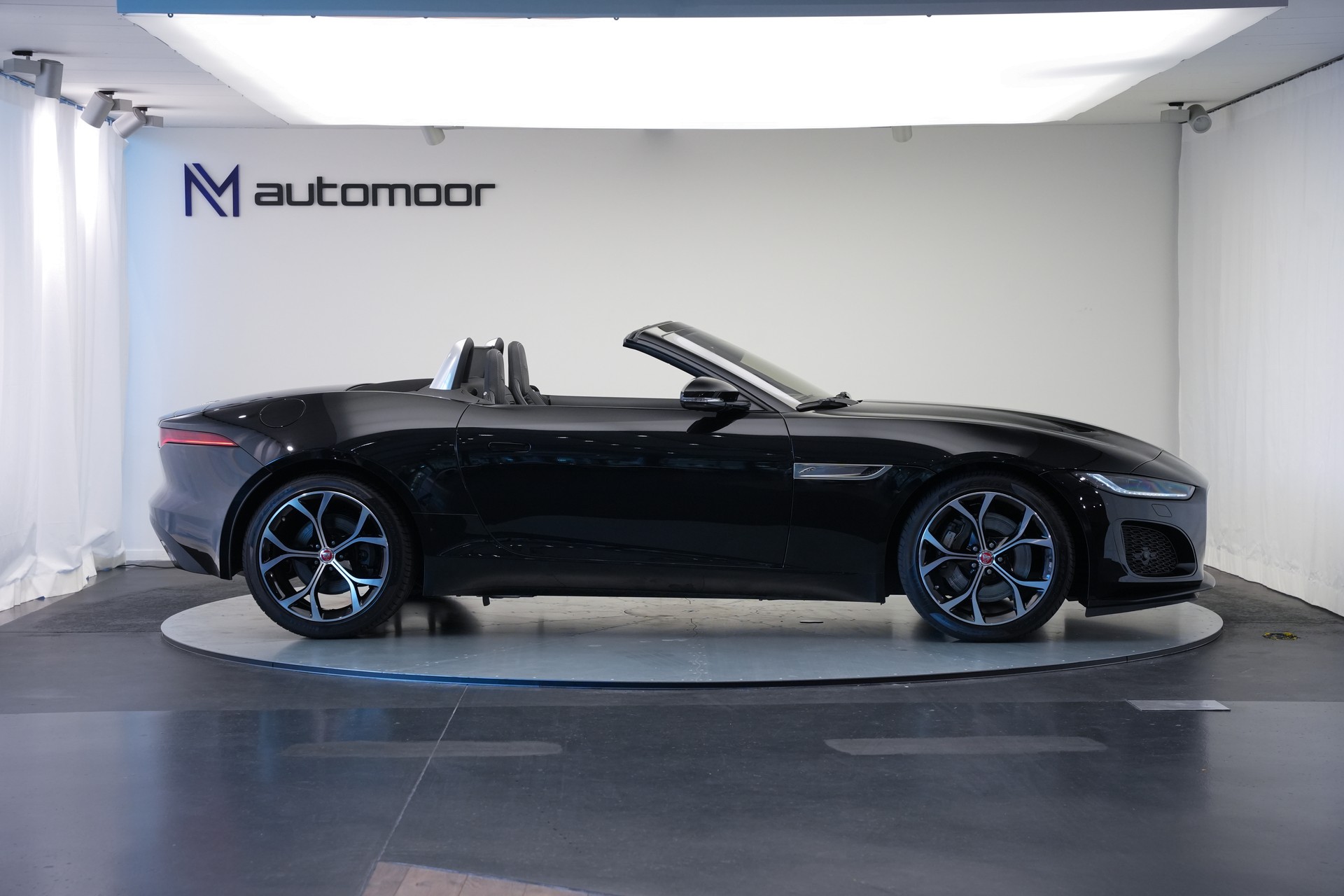 JAGUAR F-Type Convertible 2.0 I4 Automatik-image-3