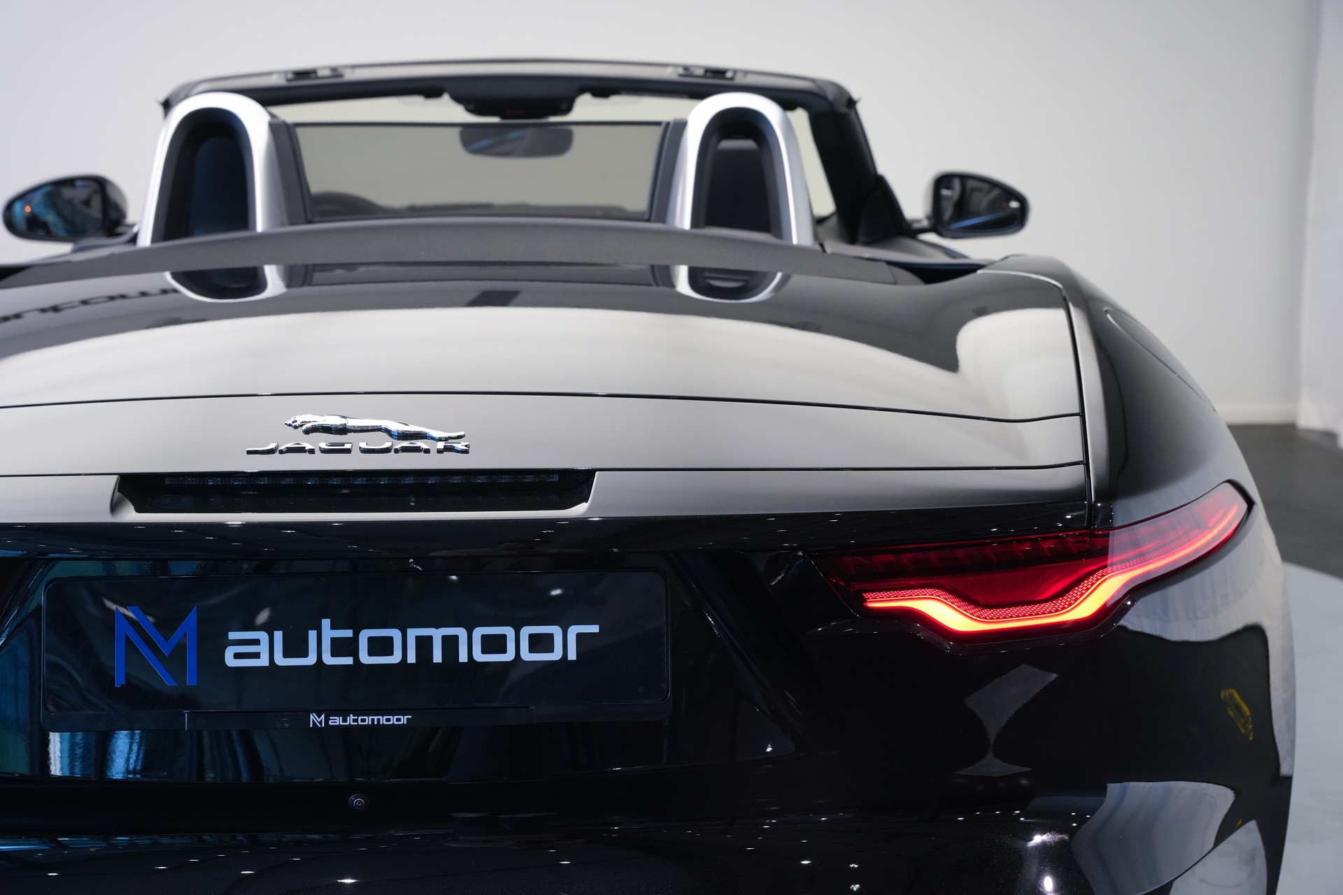 JAGUAR F-Type Convertible 2.0 I4 Automatik-image-37