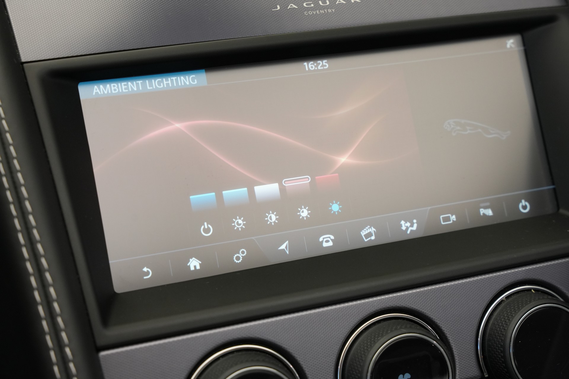 JAGUAR F-Type Convertible 2.0 I4 Automatik-image-33