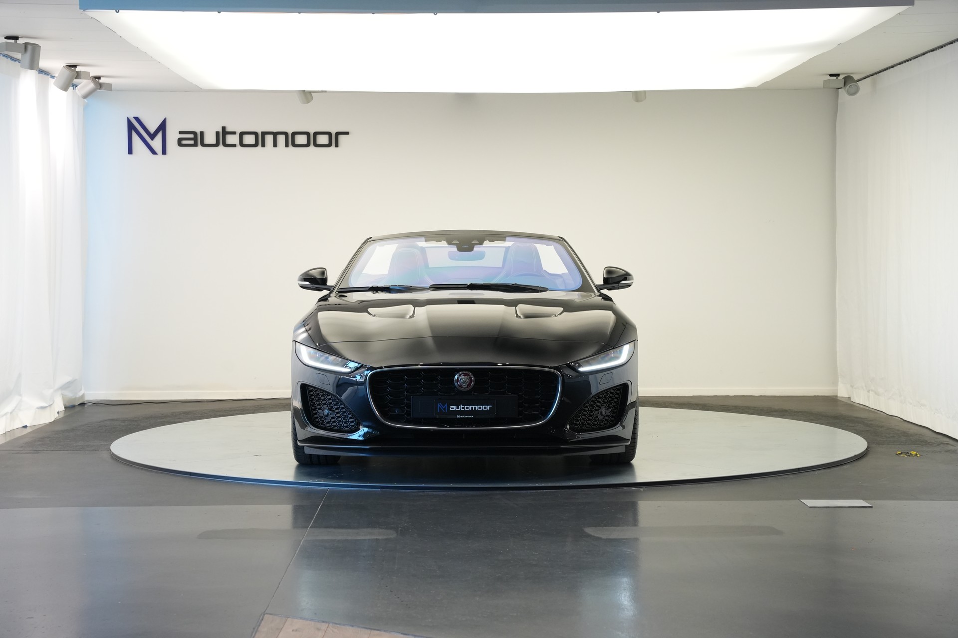 JAGUAR F-Type Convertible 2.0 I4 Automatik-showroom-element-1