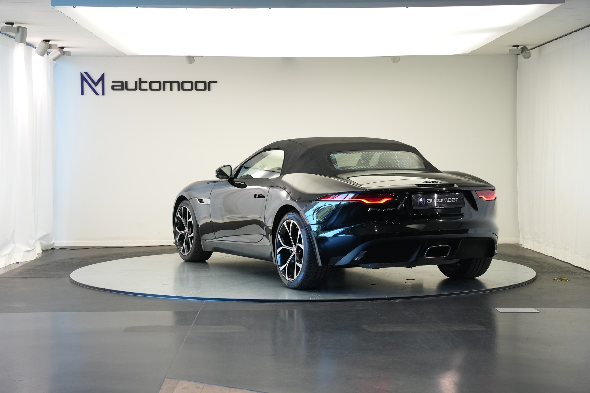 JAGUAR F-Type Convertible 2.0 I4 Automatik-image-12