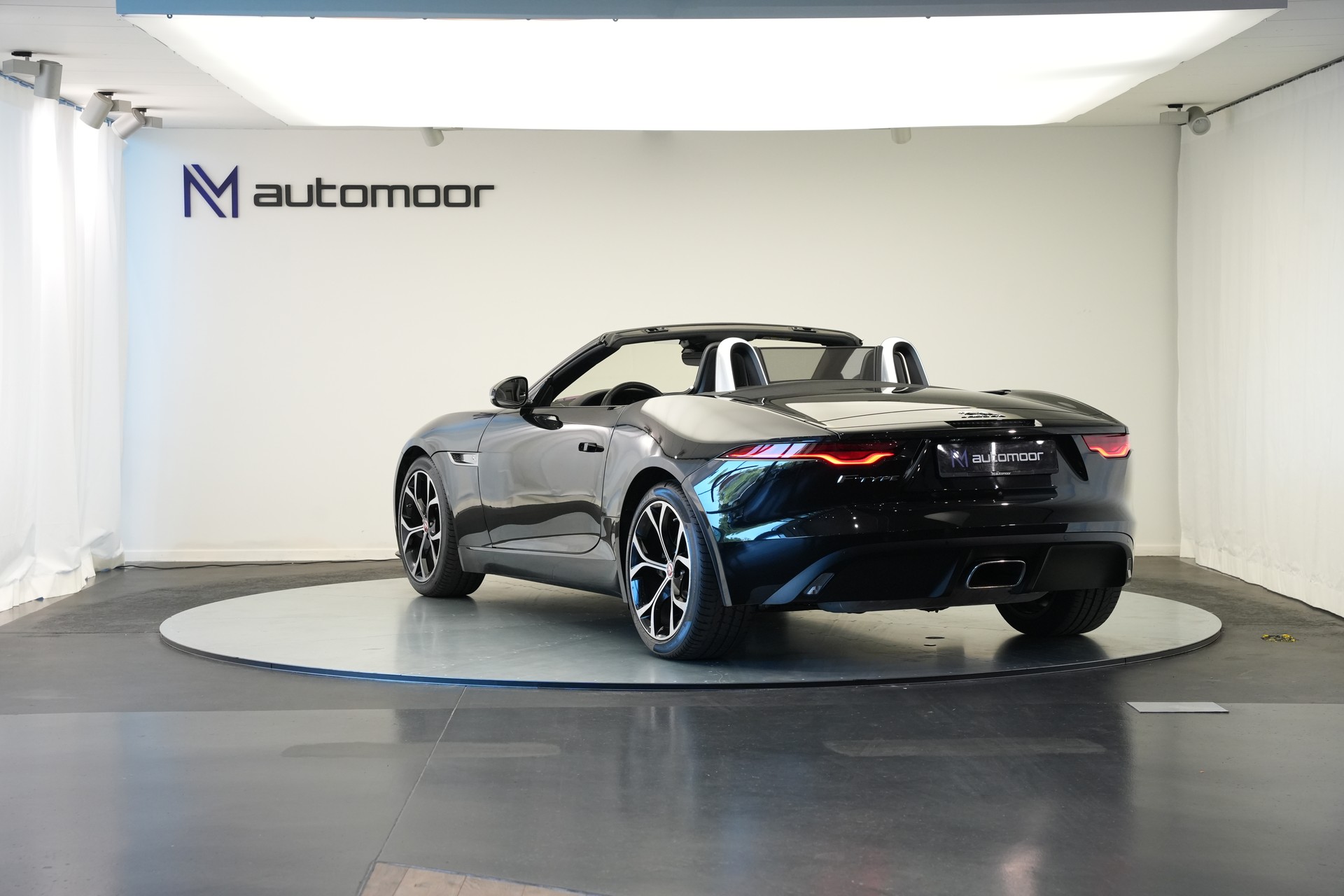JAGUAR F-Type Convertible 2.0 I4 Automatik-image-6