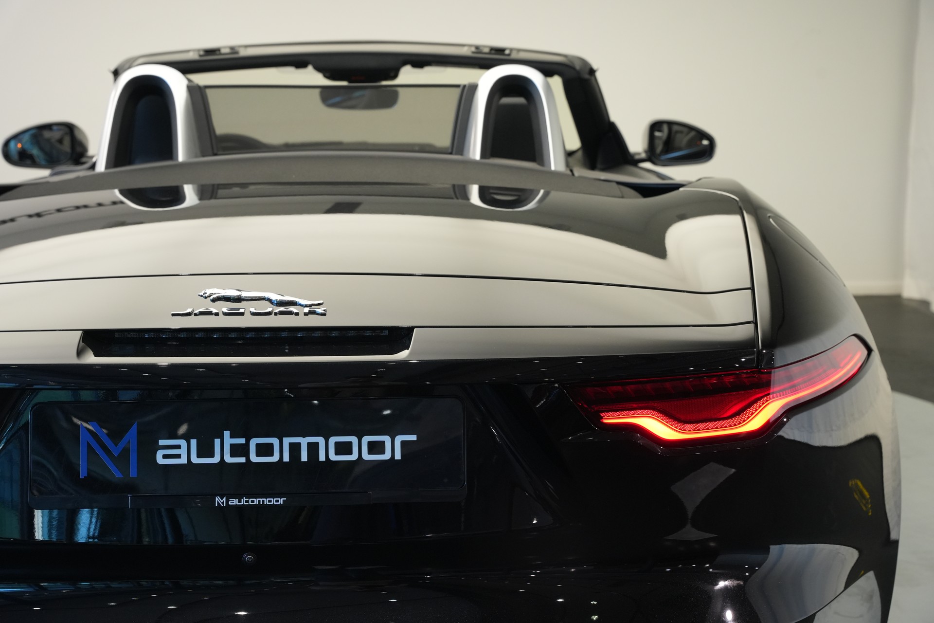 JAGUAR F-Type Convertible 2.0 I4 Automatik-image-37
