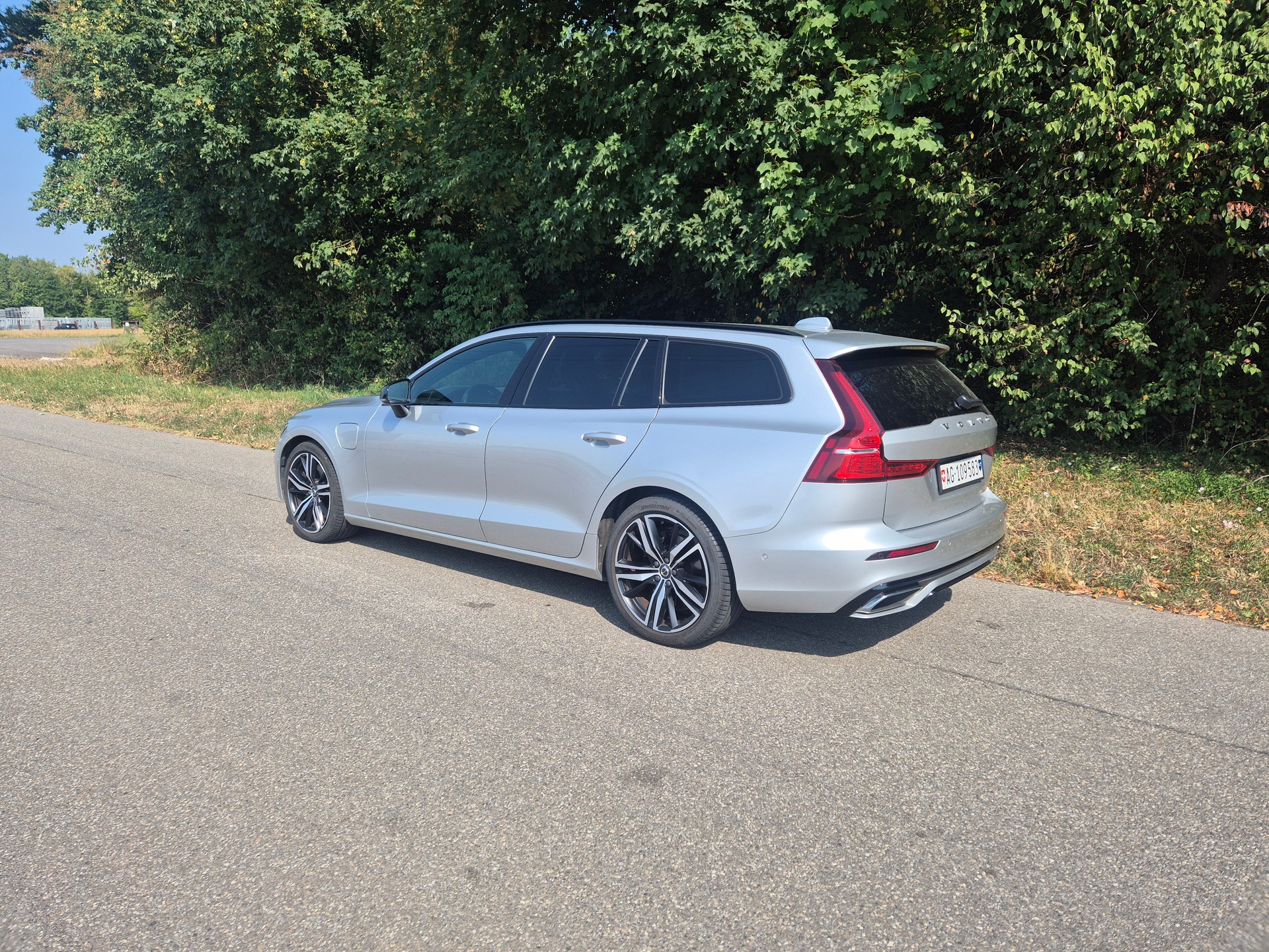 VOLVO 2.0 T6 TE R-Design eAWD-image-1