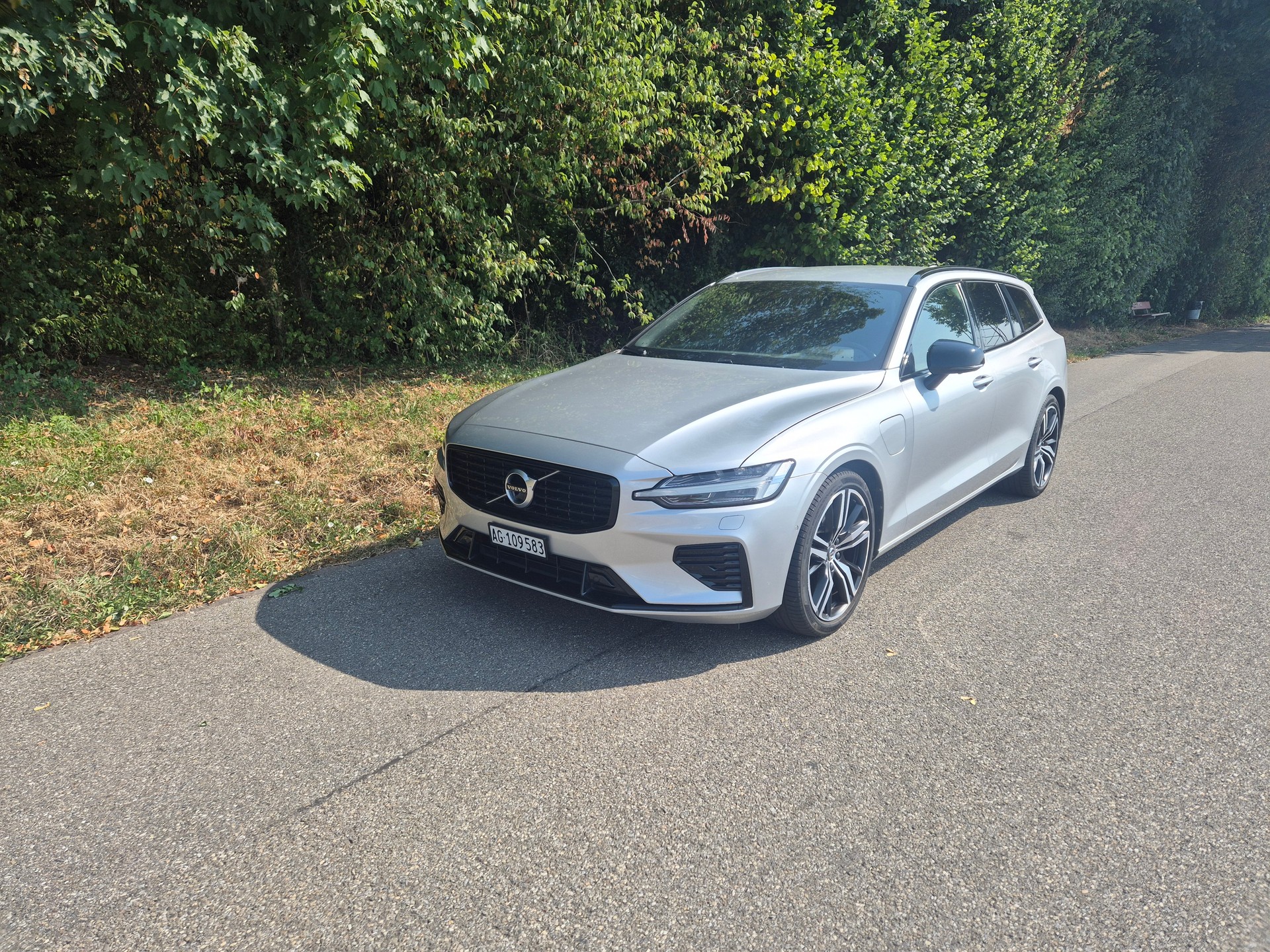 VOLVO 2.0 T6 TE R-Design eAWD-image-0