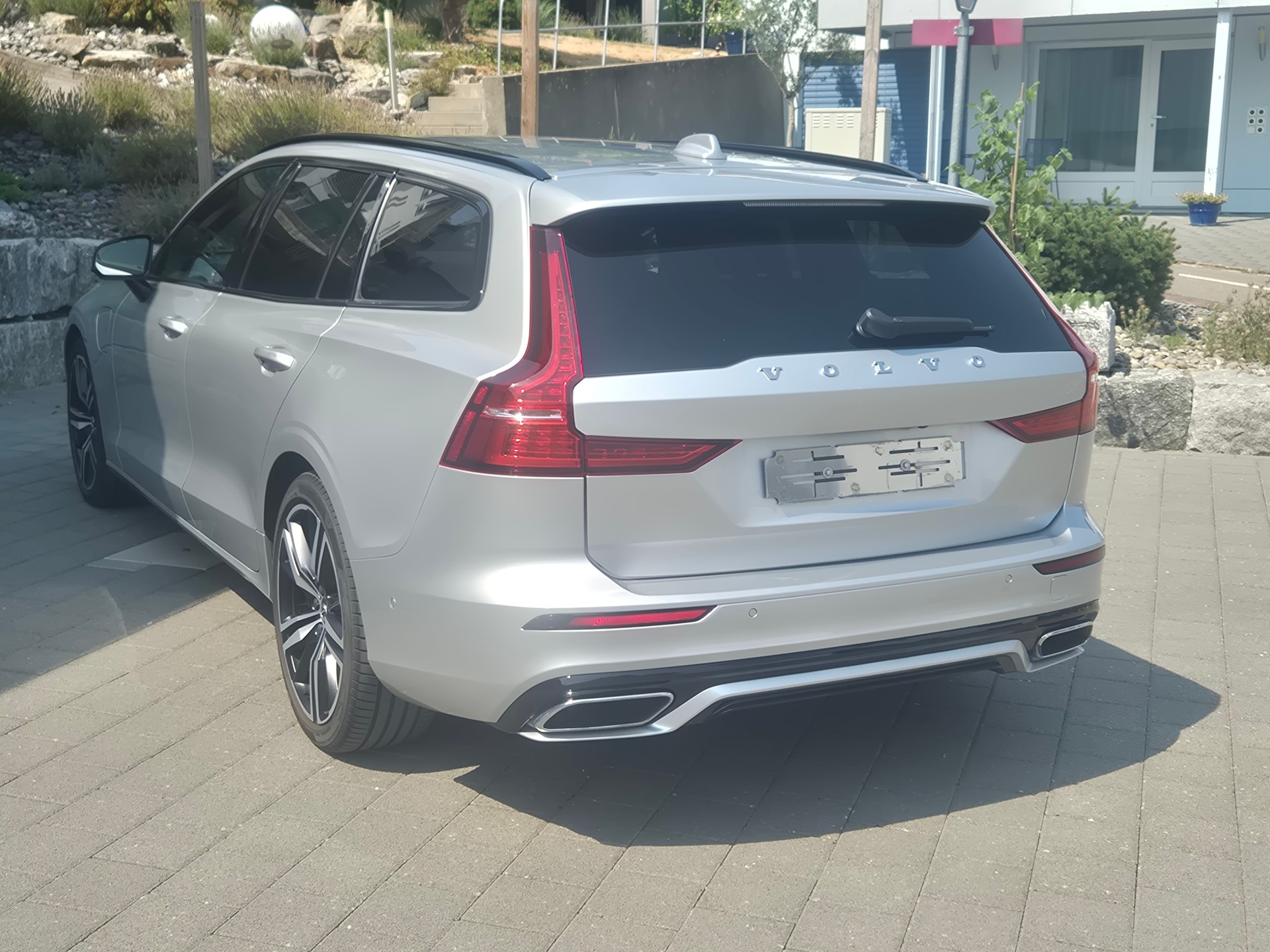 VOLVO 2.0 T6 TE R-Design eAWD-image-3