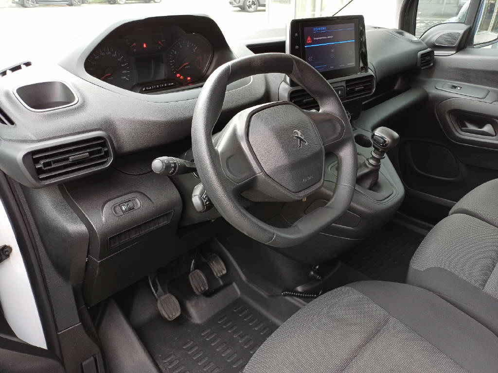 PEUGEOT Partner Kaw. Standard 1.2 110 Premi AHK-image-4