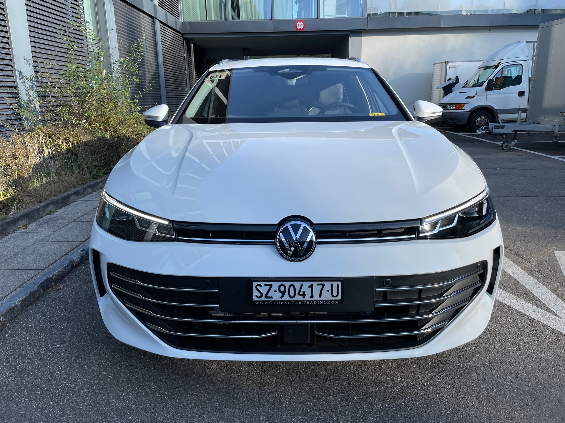 VW Passat Variant 2.0 TDI evo Business 4 Motion DSG-image-7