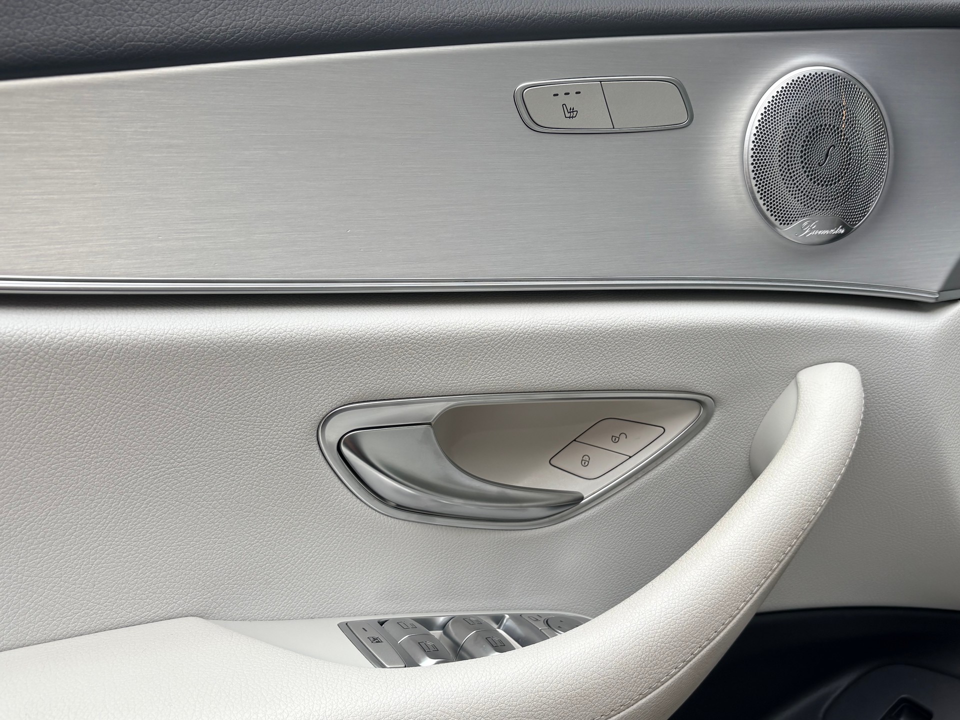MERCEDES-BENZ E 200 T 4Matic Avantgarde 9G-Tronic-image-14