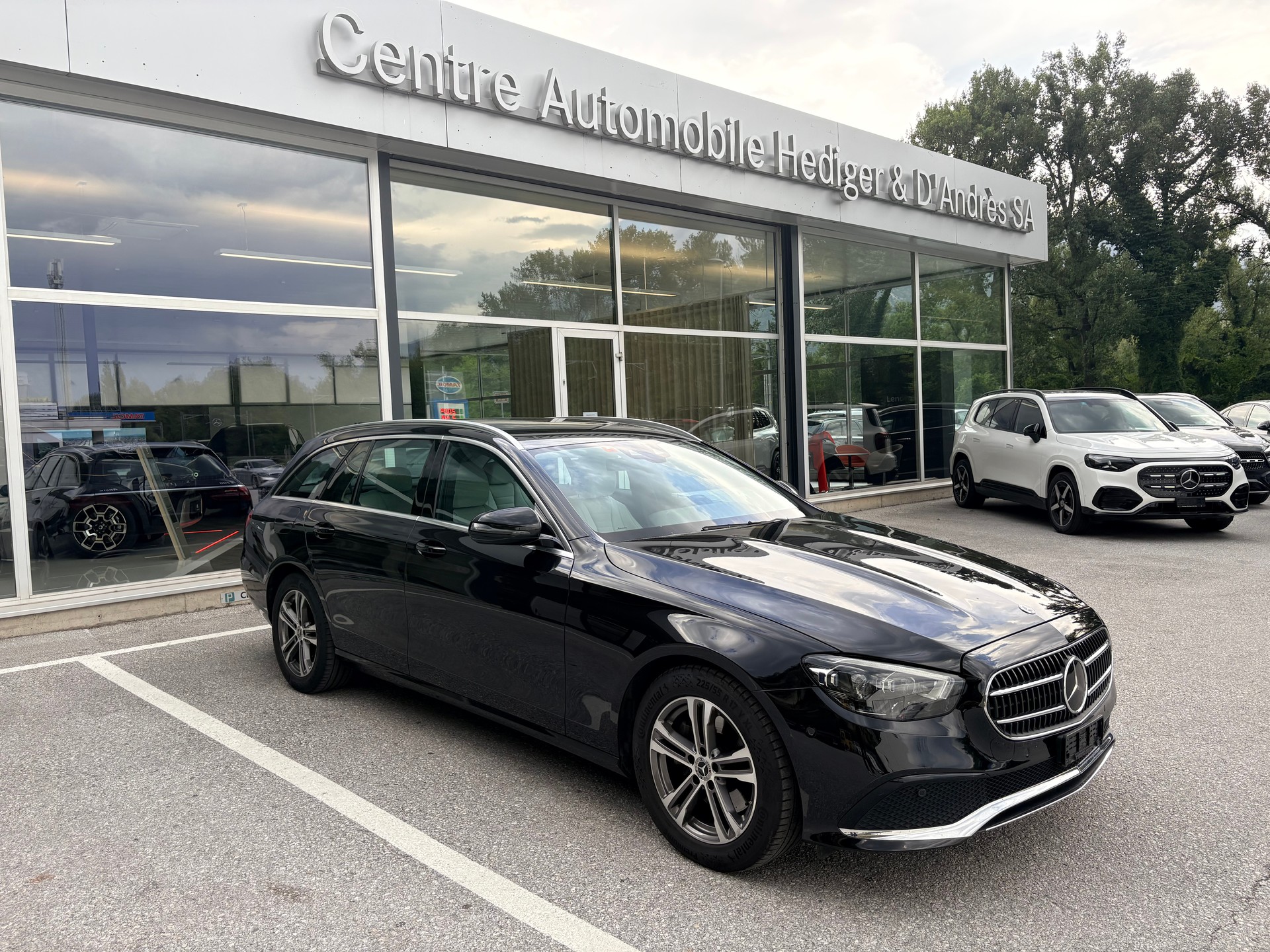 MERCEDES-BENZ E 200 T 4Matic Avantgarde 9G-Tronic-image-5