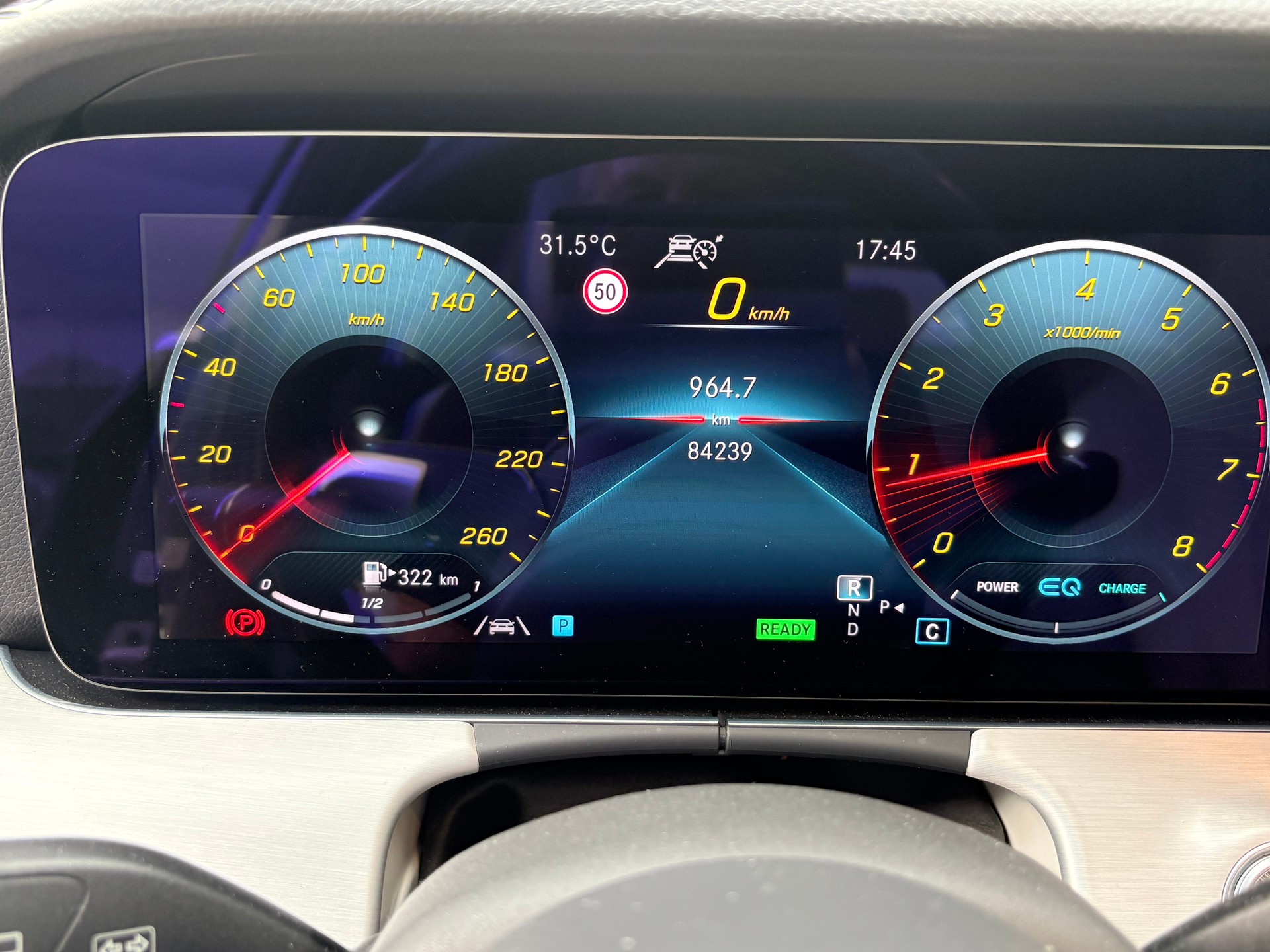 MERCEDES-BENZ E 200 T 4Matic Avantgarde 9G-Tronic-image-9