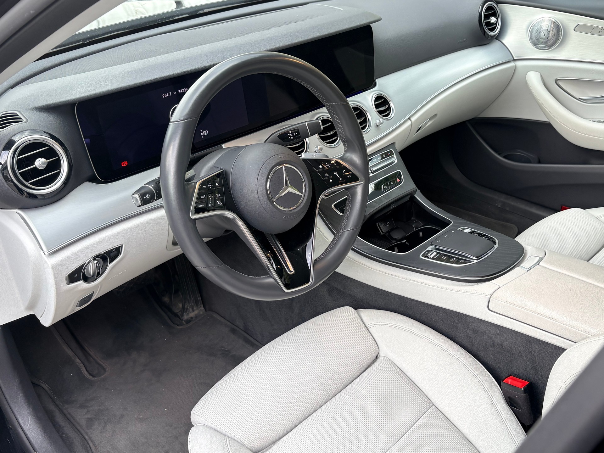 MERCEDES-BENZ E 200 T 4Matic Avantgarde 9G-Tronic-image-8