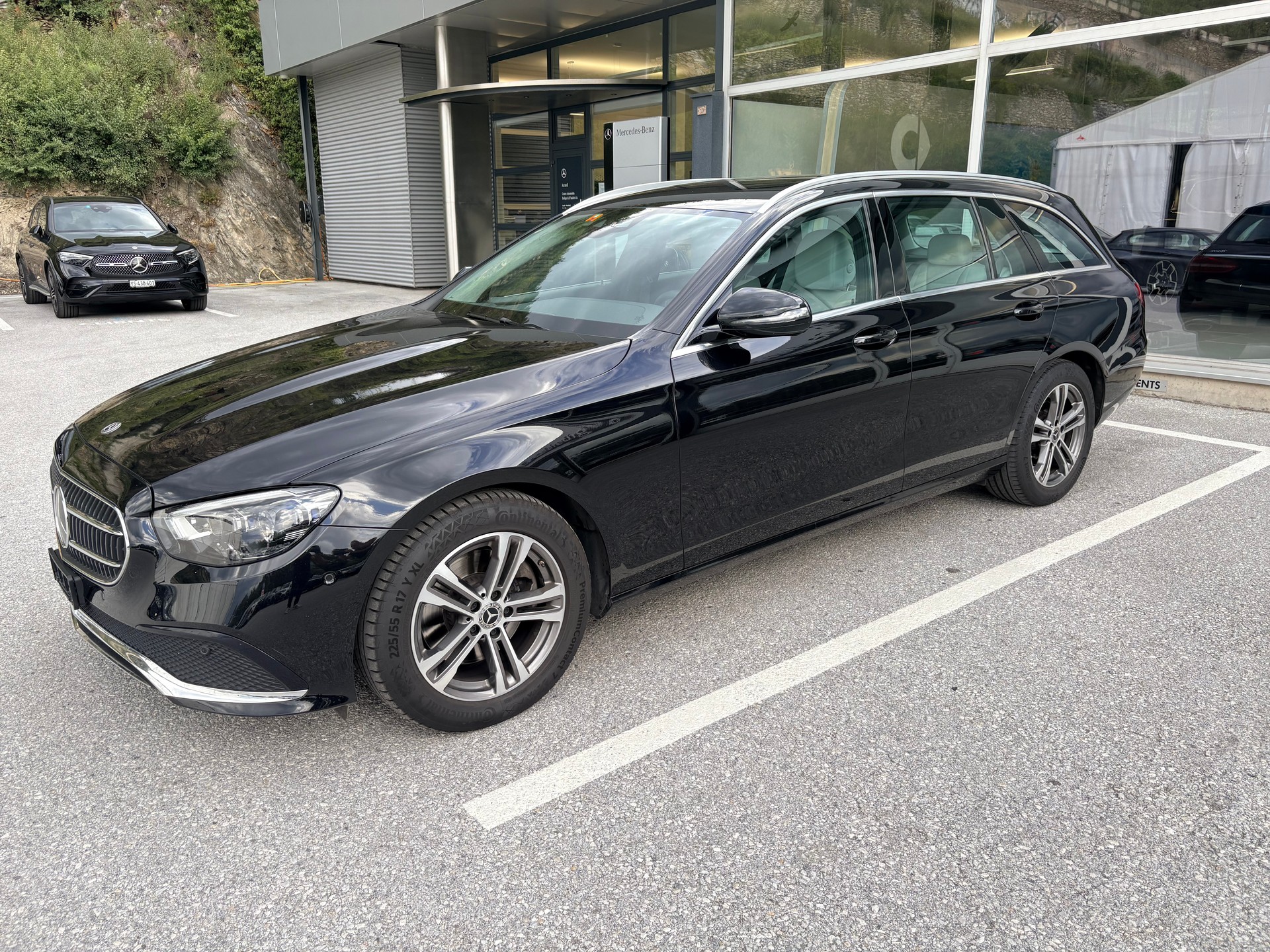MERCEDES-BENZ E 200 T 4Matic Avantgarde 9G-Tronic-image-2