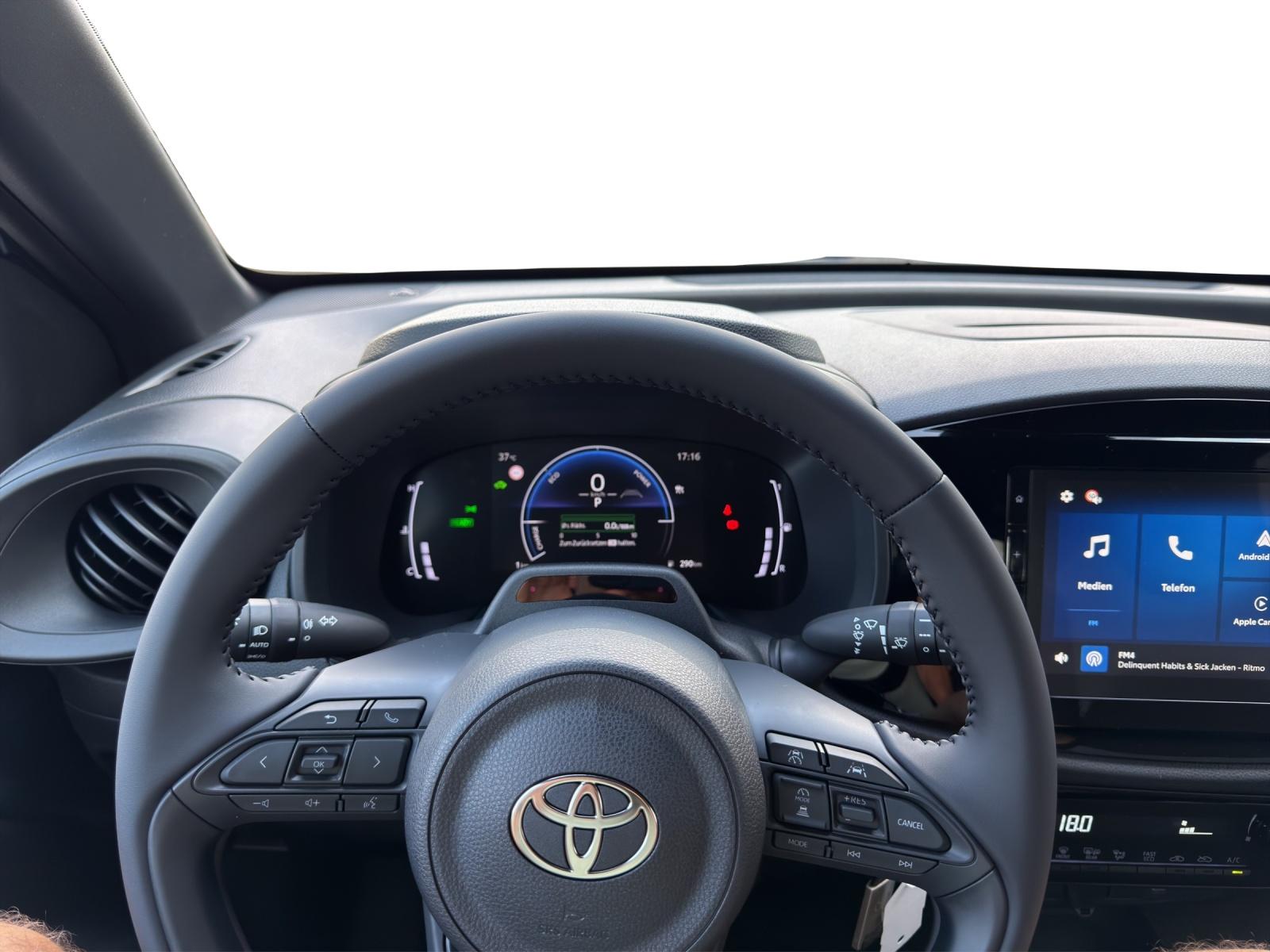 TOYOTA Aygo X 1.5 VVT-i HSD Comfort-image-6