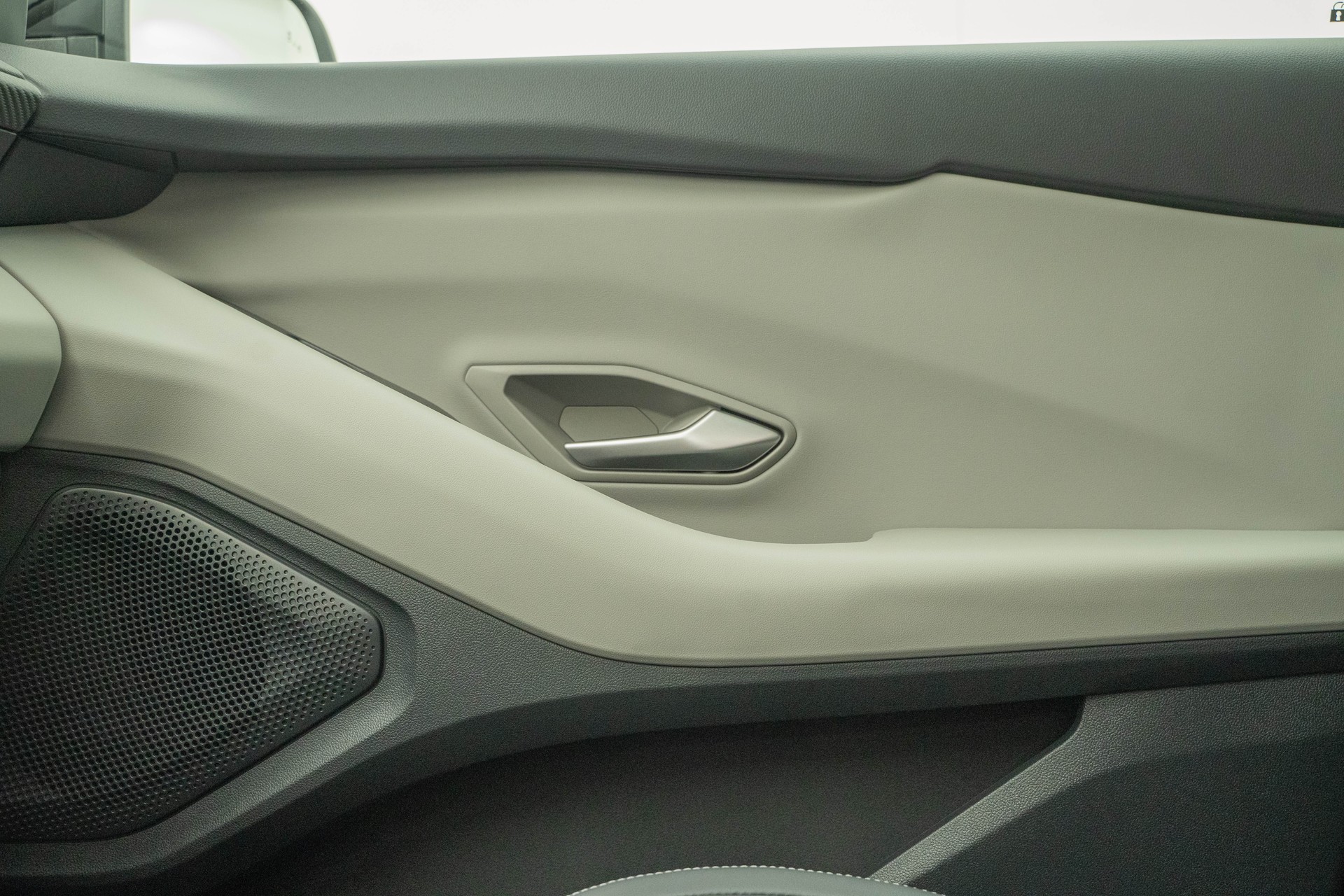 FORD Explorer Extended Range Premium AWD-image-12