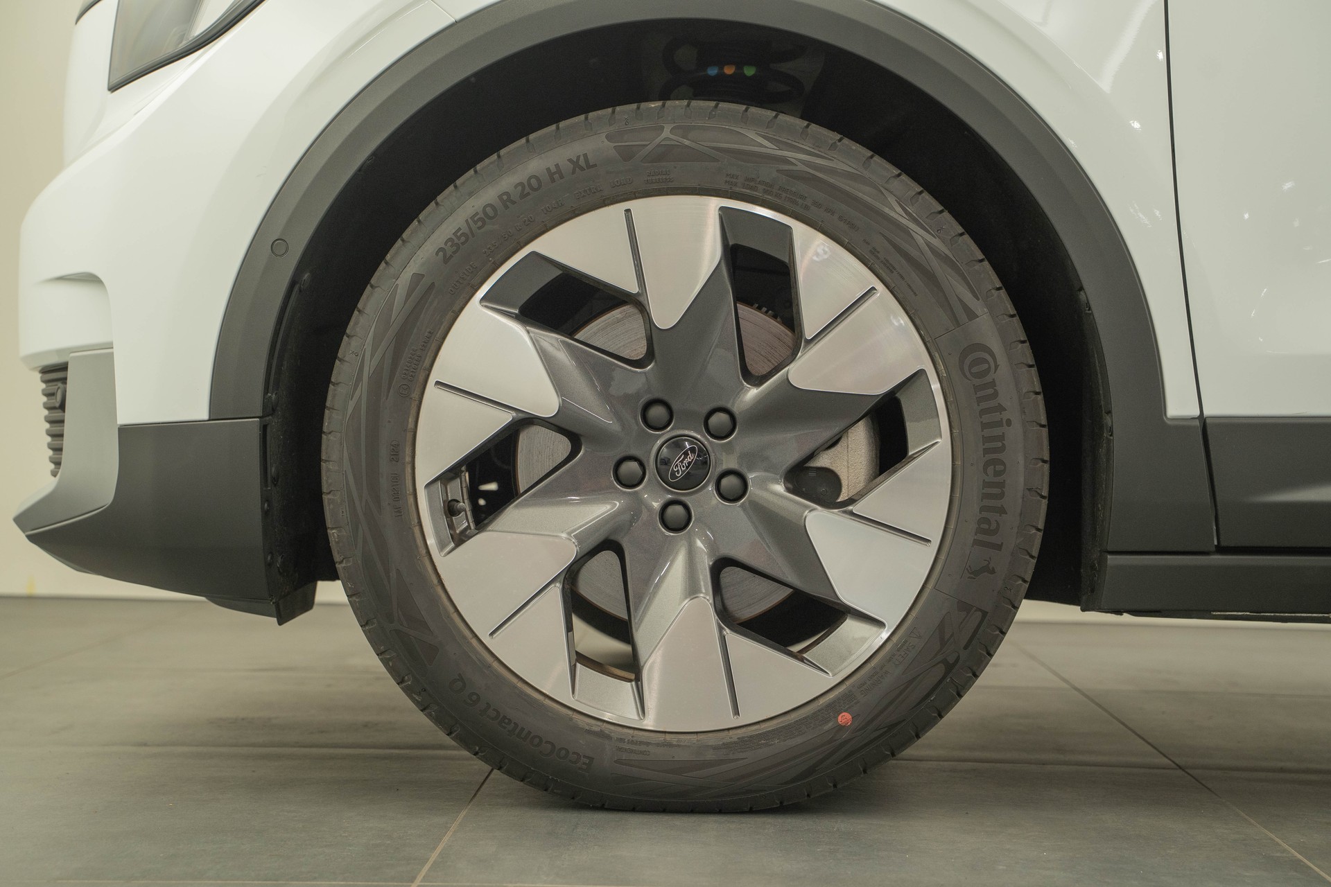 FORD Explorer Extended Range Premium AWD-image-14
