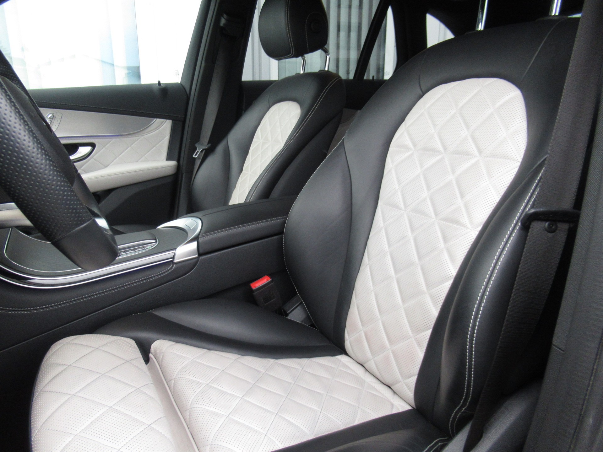 MERCEDES-BENZ GLC 400 d 4Matic AMG Line 9G-Tronic-image-11