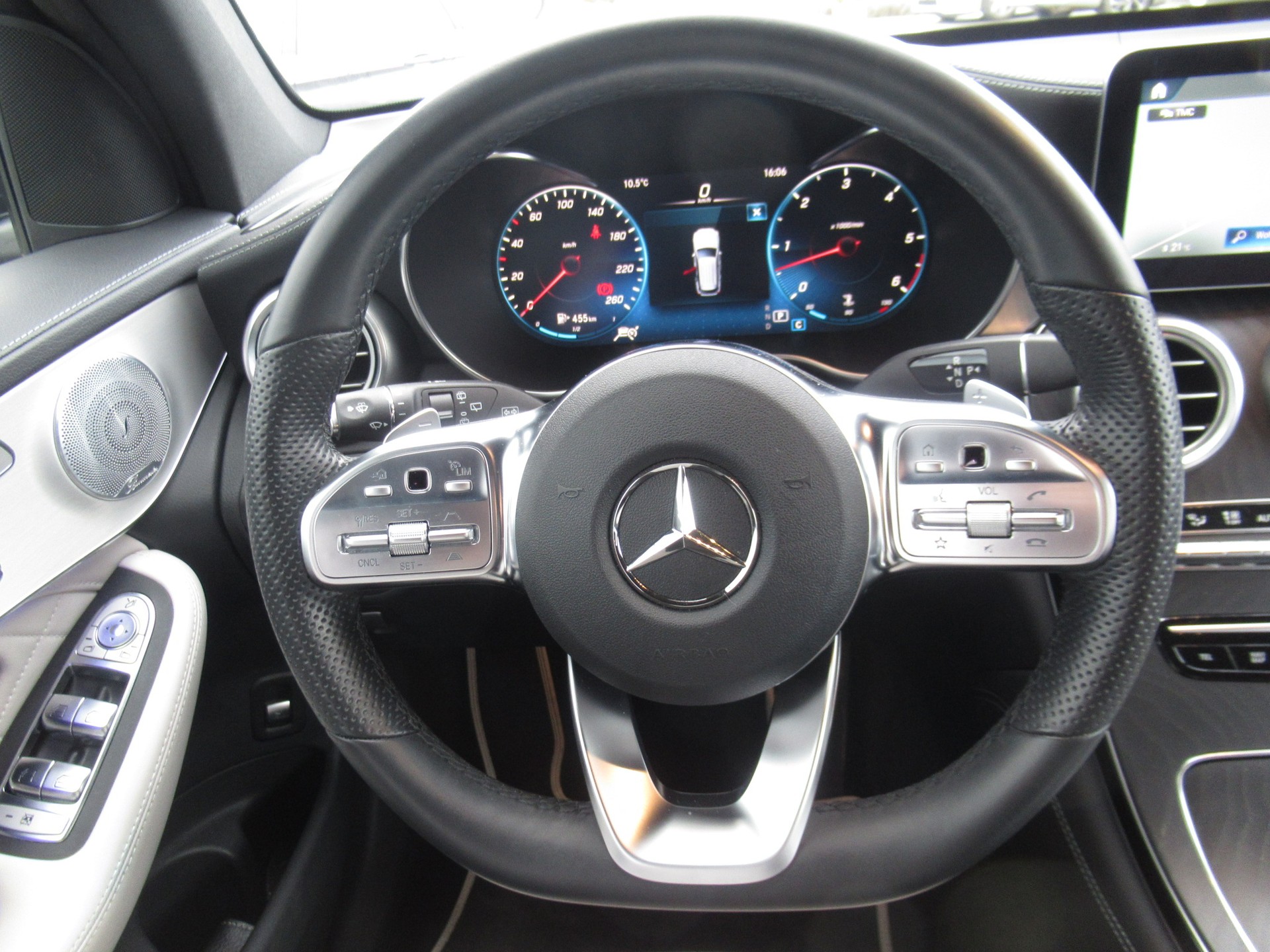 MERCEDES-BENZ GLC 400 d 4Matic AMG Line 9G-Tronic-image-14