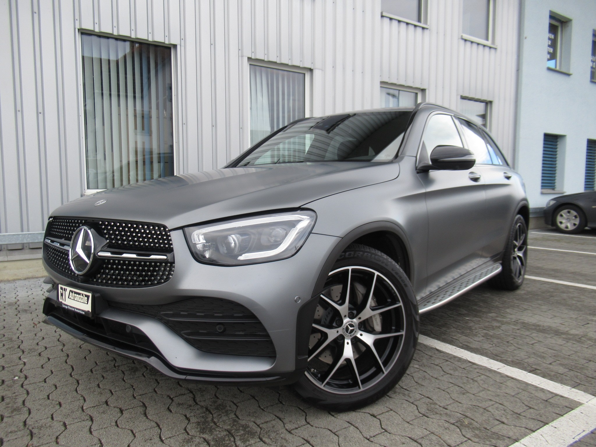 Car photo