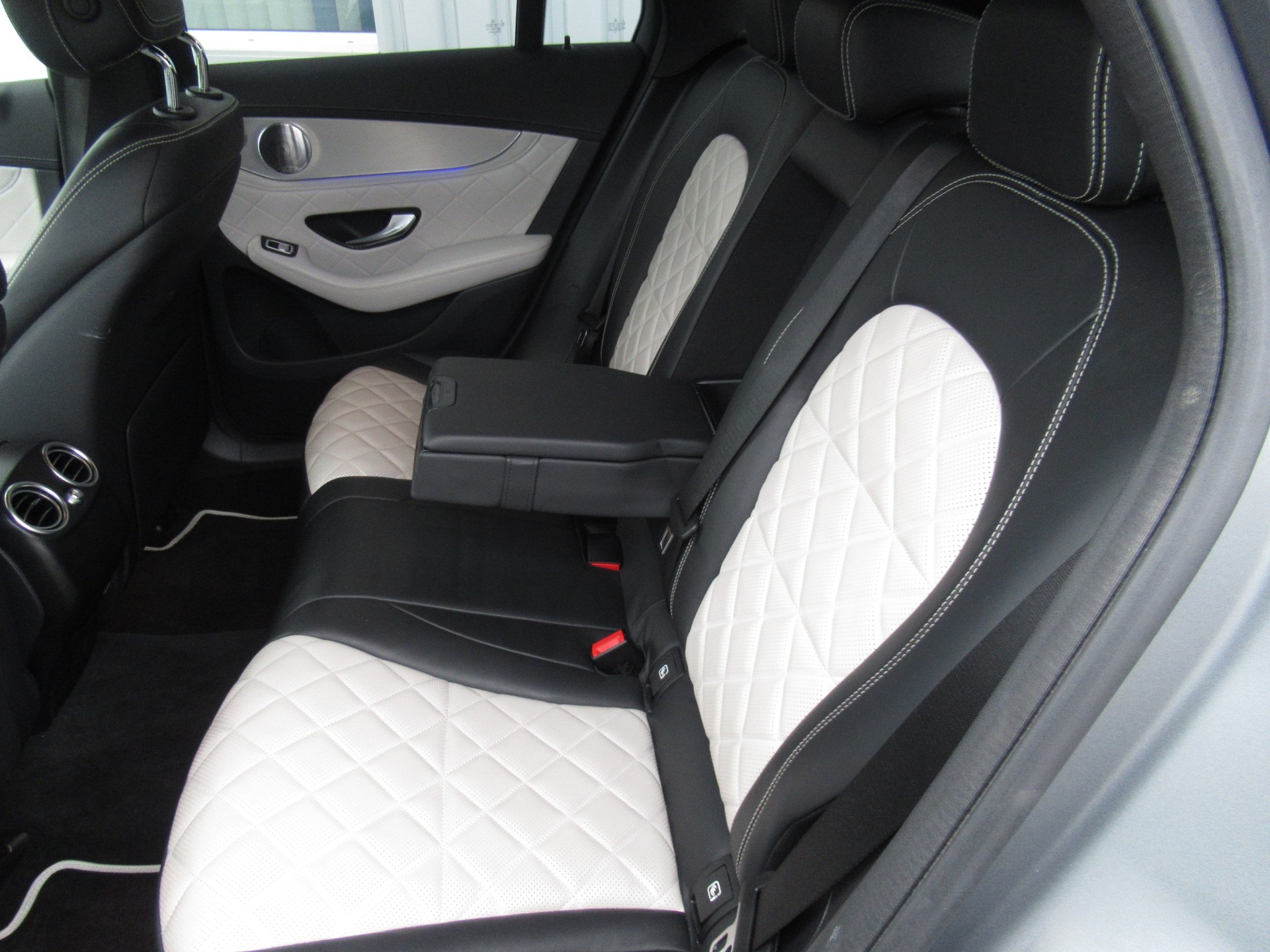 MERCEDES-BENZ GLC 400 d 4Matic AMG Line 9G-Tronic-image-12