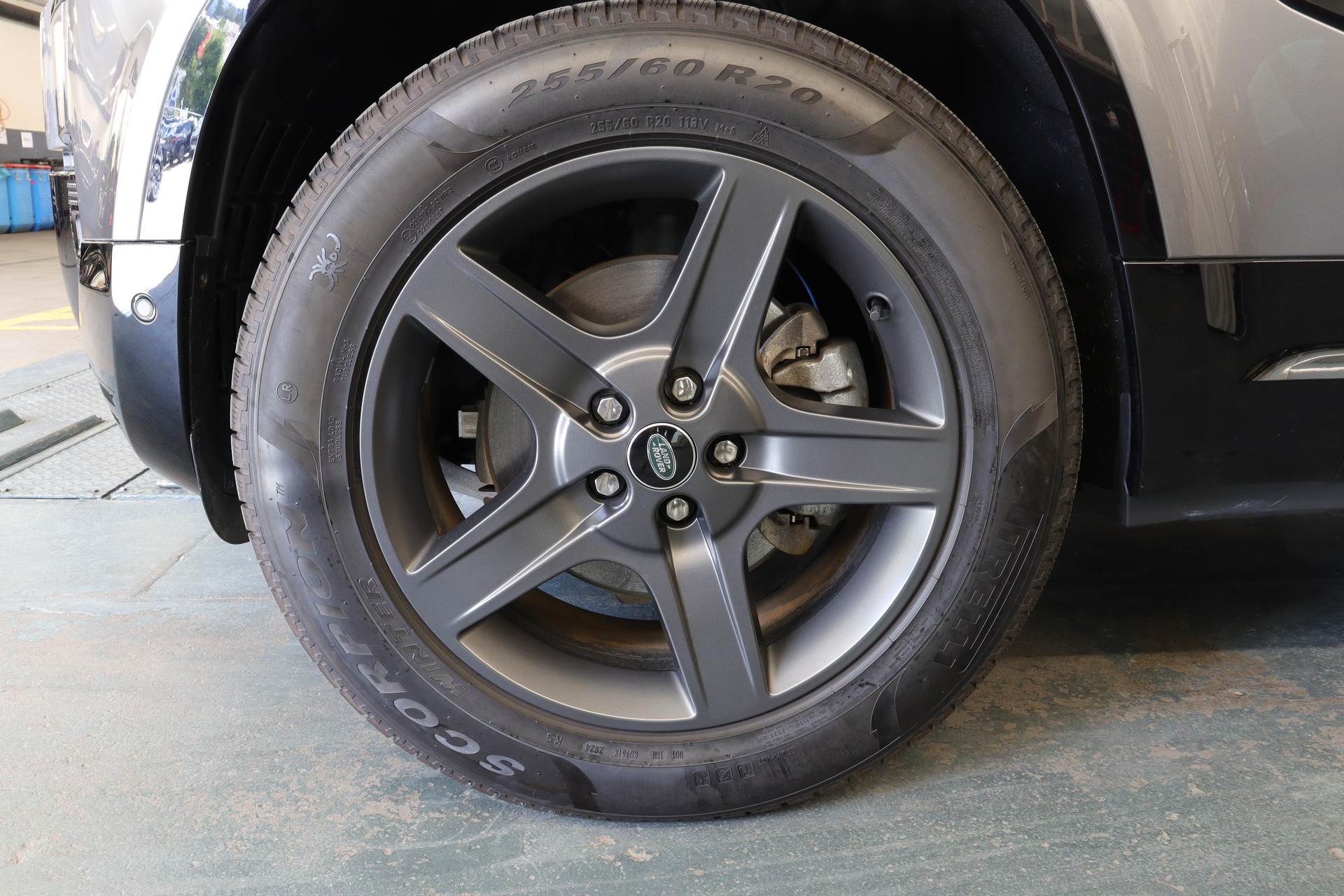 LAND ROVER Defender 110 3.0 D I6 X-Dynamic SE-image-13