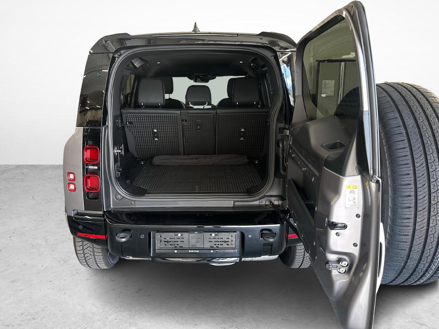 LAND ROVER Defender 110 3.0 D I6 X-Dynamic SE-image-14