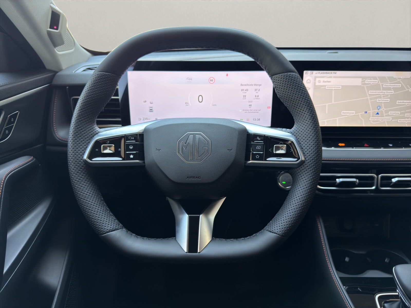 MG HS 1.5 Hybrid Luxury-image-10