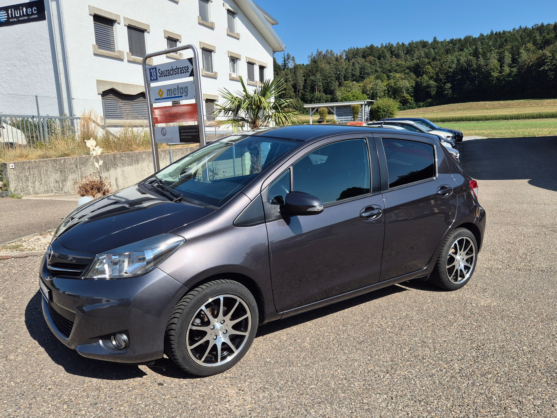 TOYOTA Yaris 1.33 Style-image-0