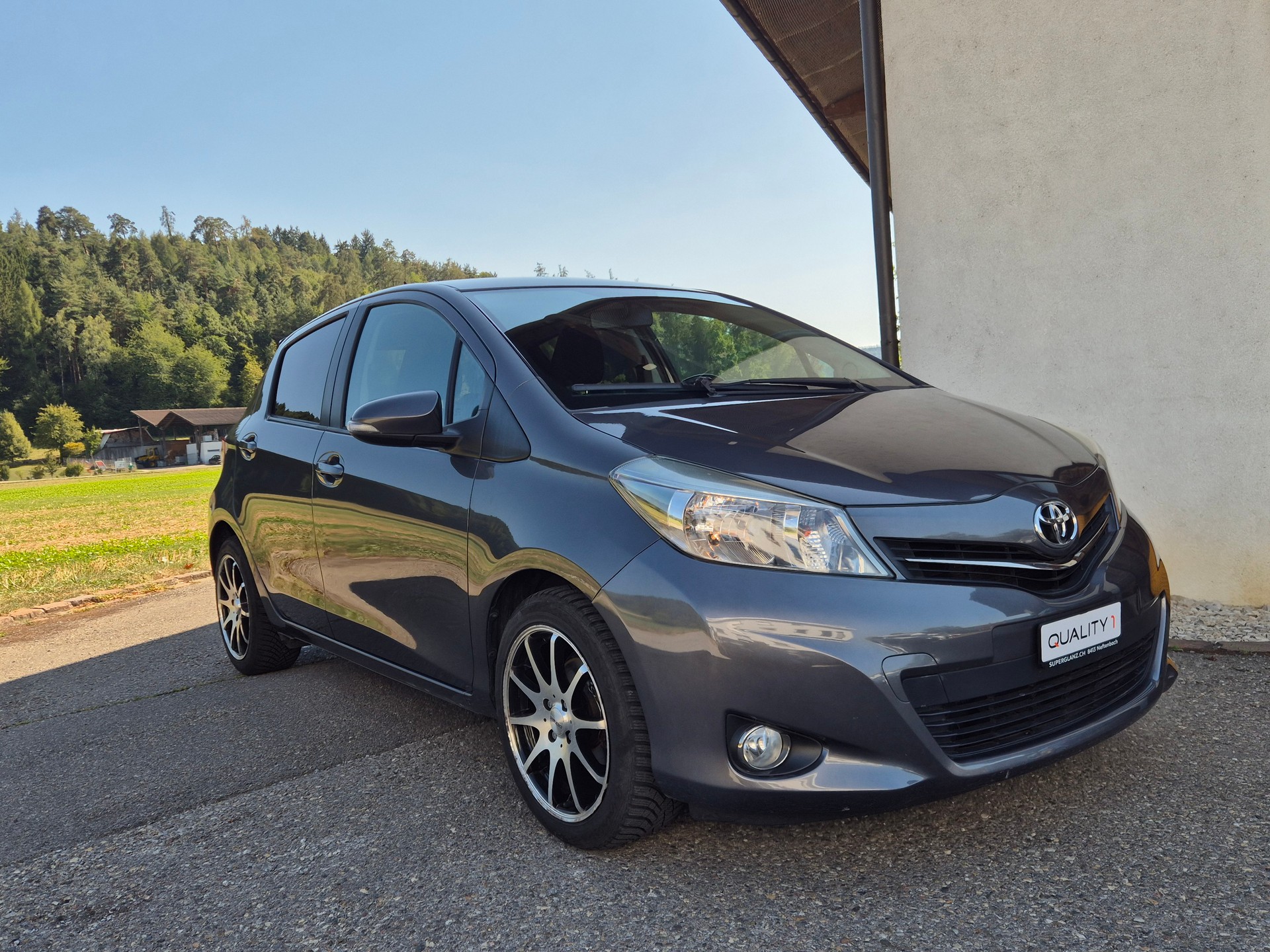 TOYOTA Yaris 1.33 Style-image-14