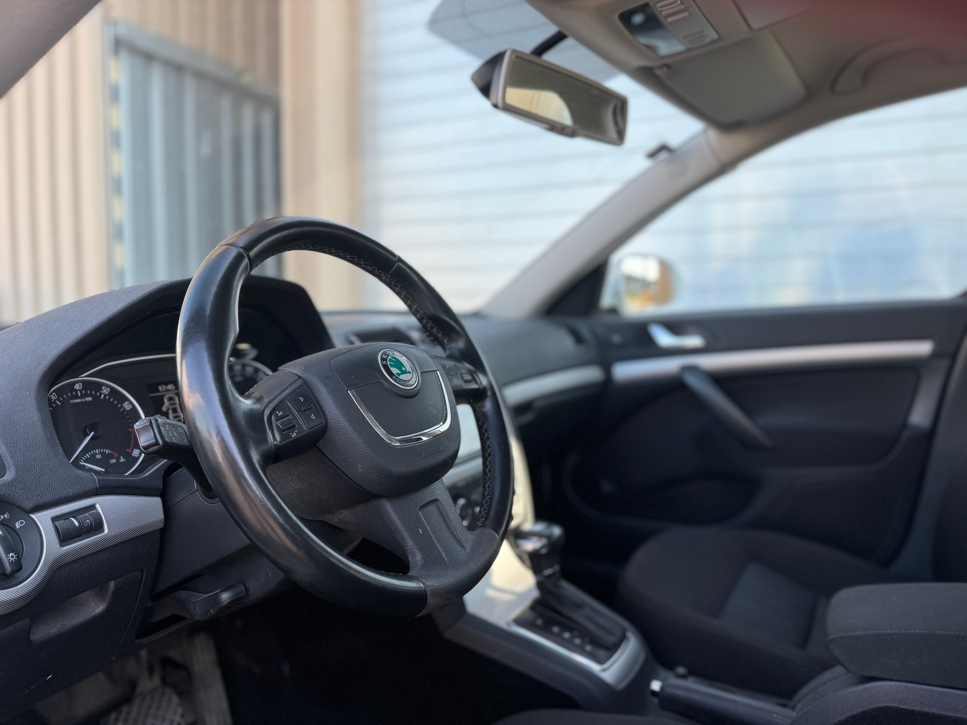 SKODA Octavia Combi 1.4 TSI Ambition DSG-image-15