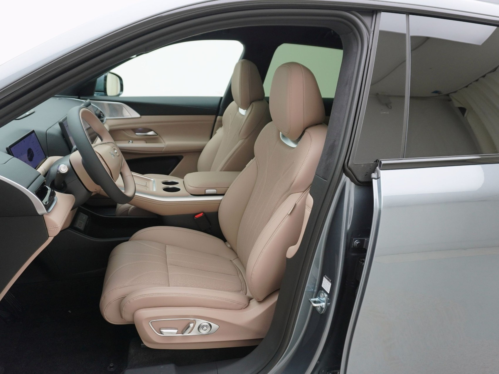 XPENG G9 Performance Black Edition AWD-image-13