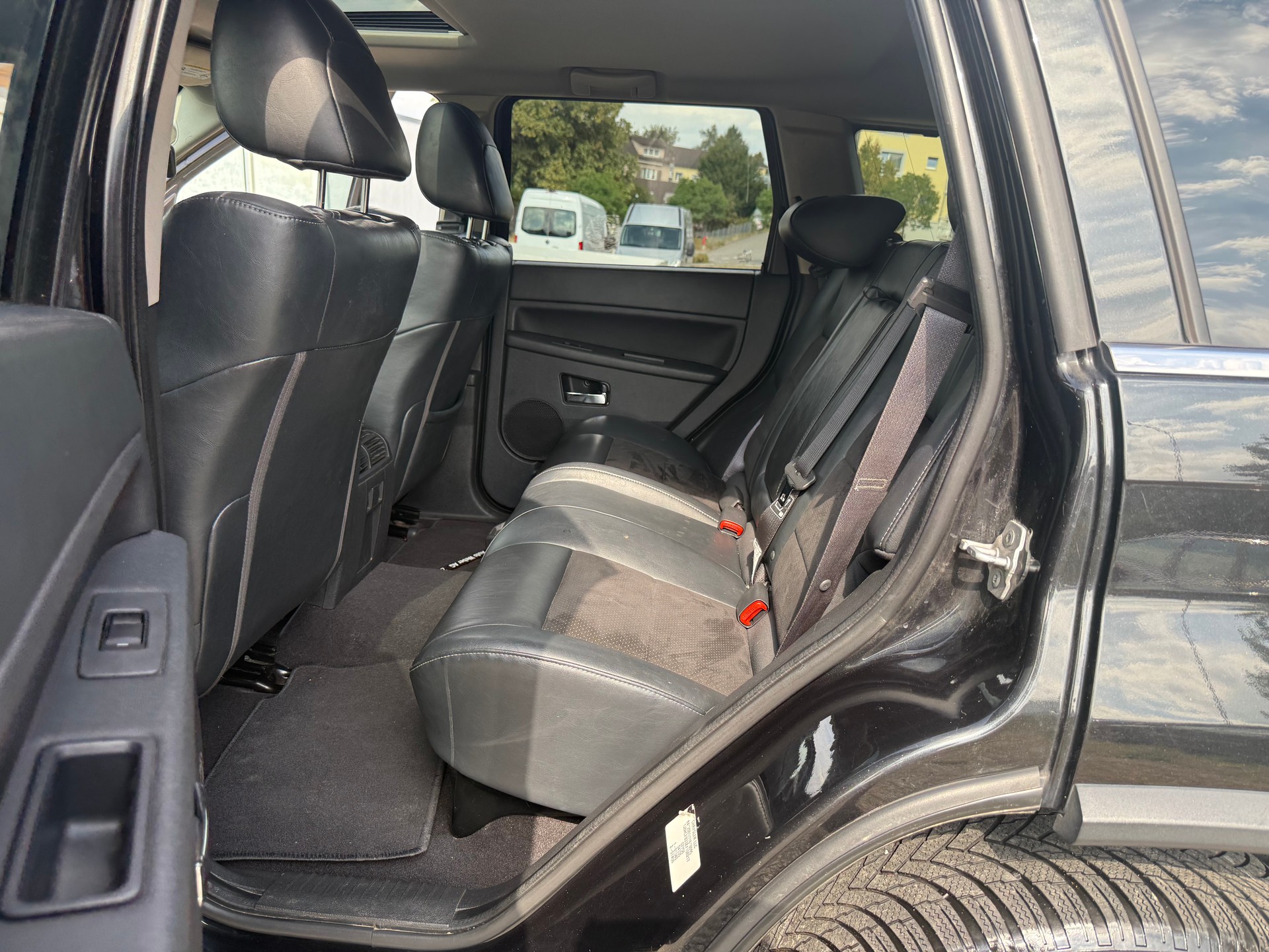 JEEP Grand Cherokee 6.1 HEMI SRT8 Automatic-image-12