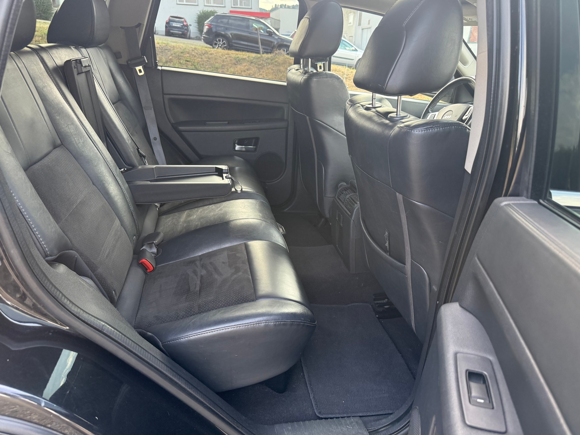 JEEP Grand Cherokee 6.1 HEMI SRT8 Automatic-image-11