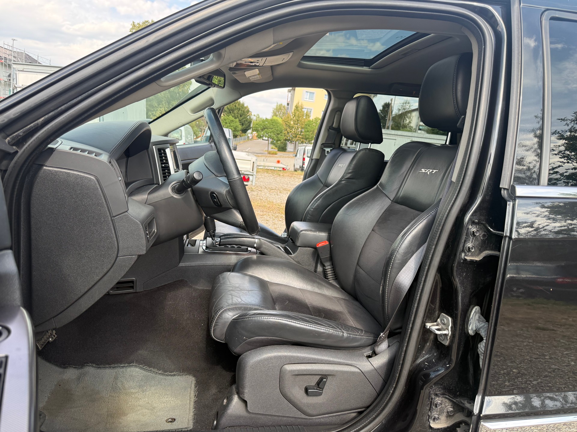 JEEP Grand Cherokee 6.1 HEMI SRT8 Automatic-image-8