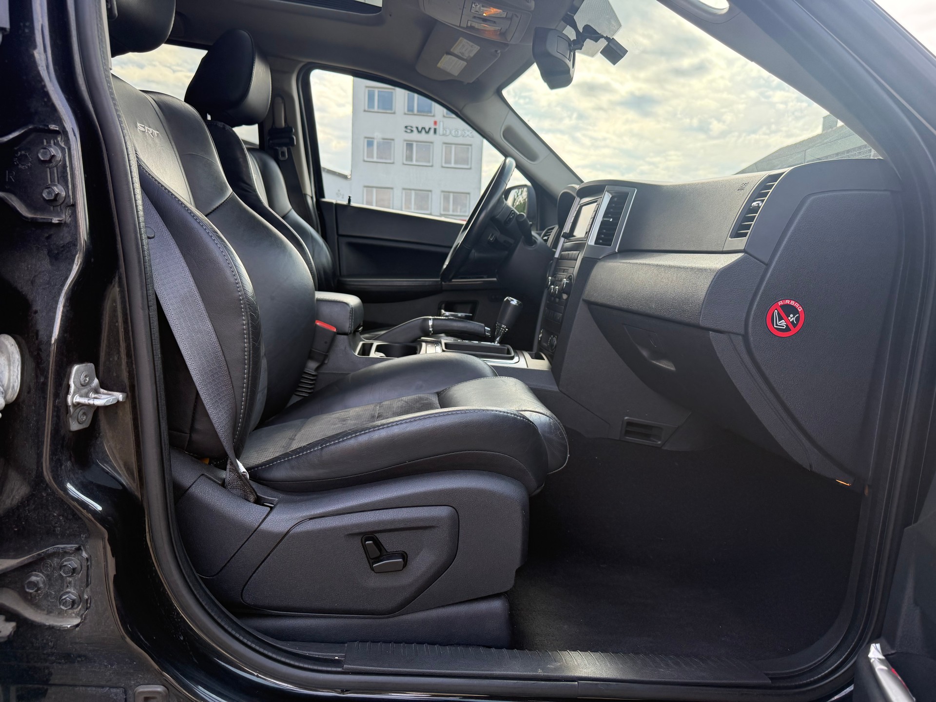 JEEP Grand Cherokee 6.1 HEMI SRT8 Automatic-image-9