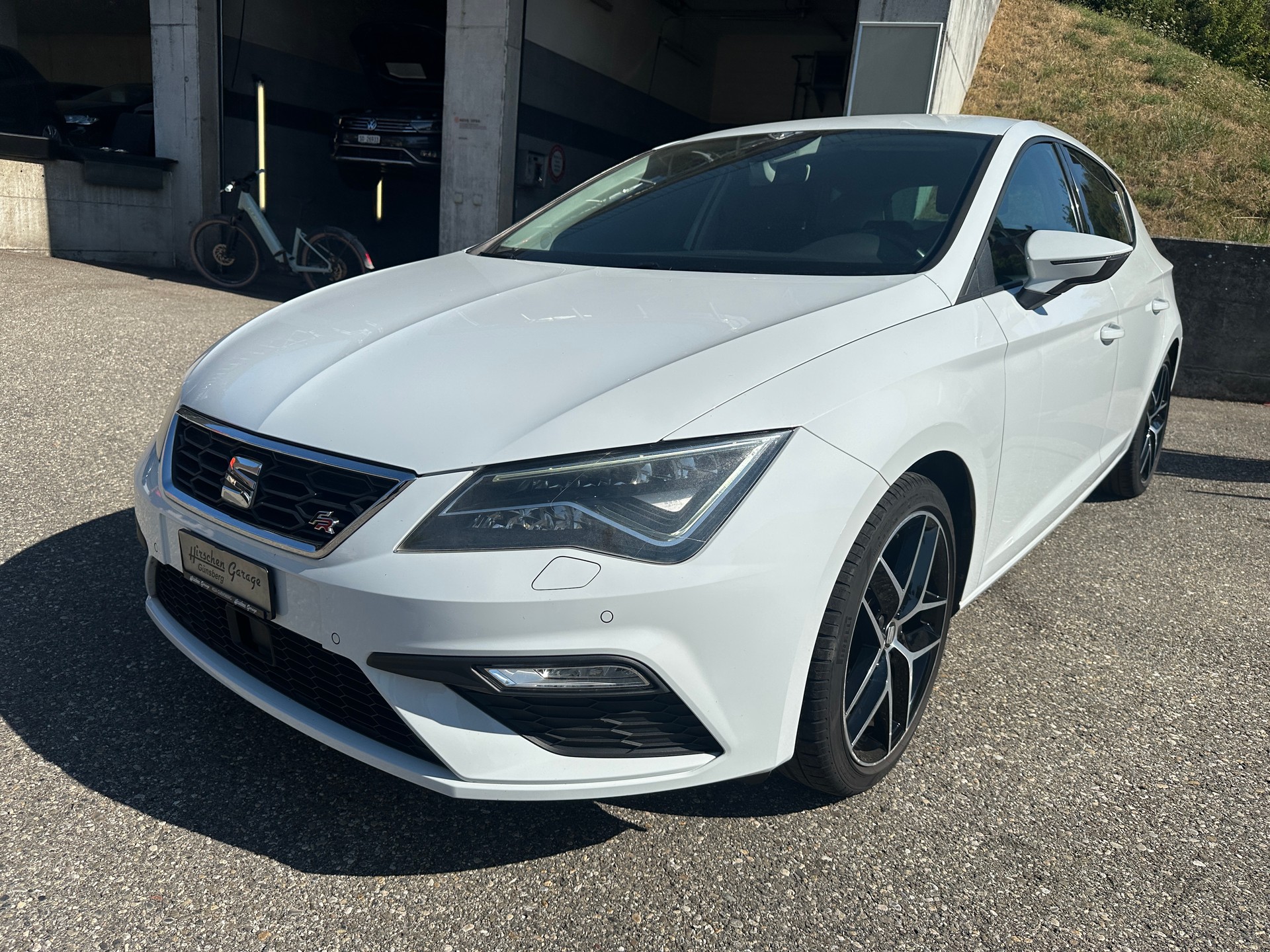 SEAT Leon 1.4 TSI ACT FR DSG-image-1