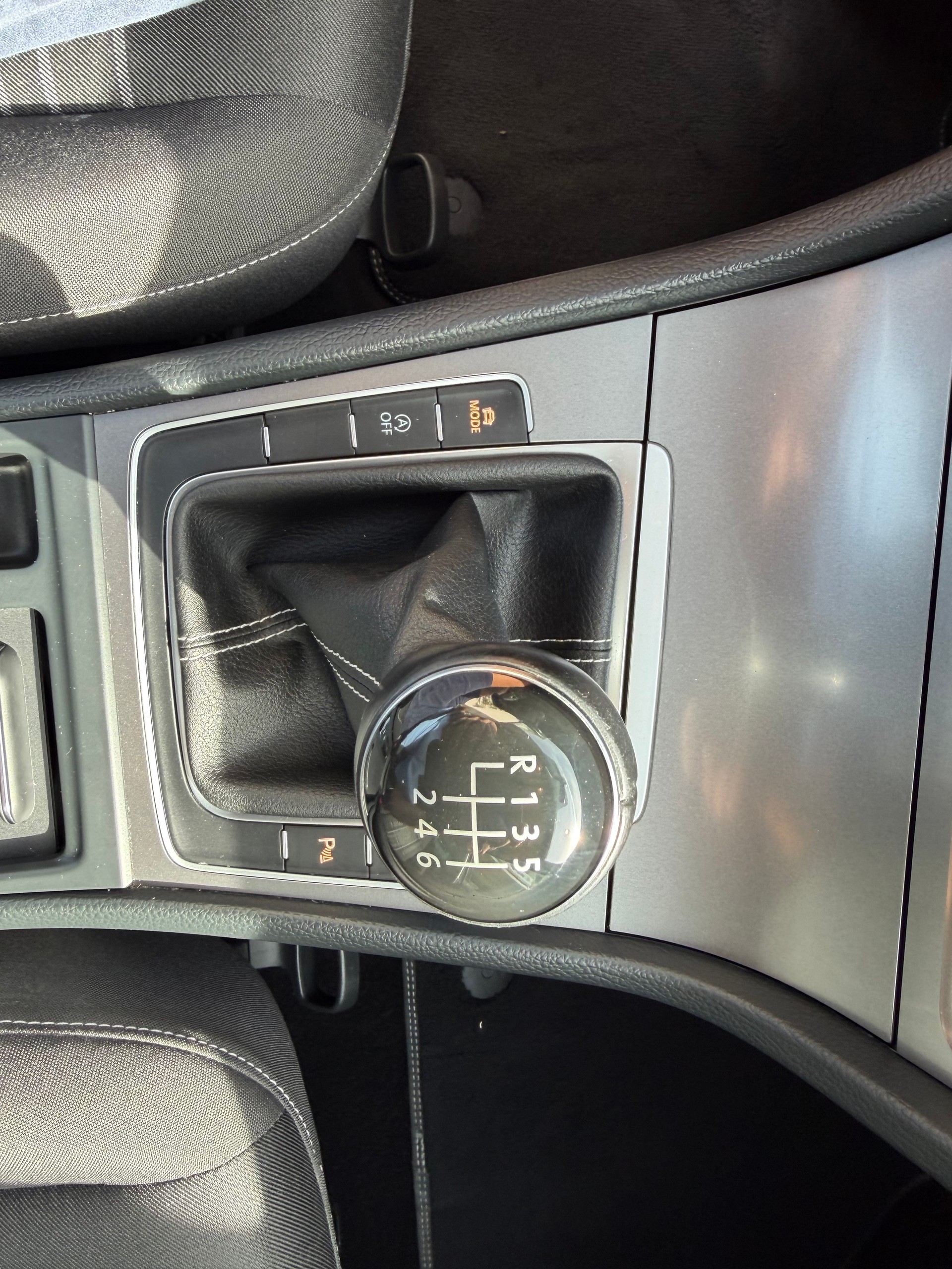 VW Golf Variant 1.4 TSI Lounge-image-9