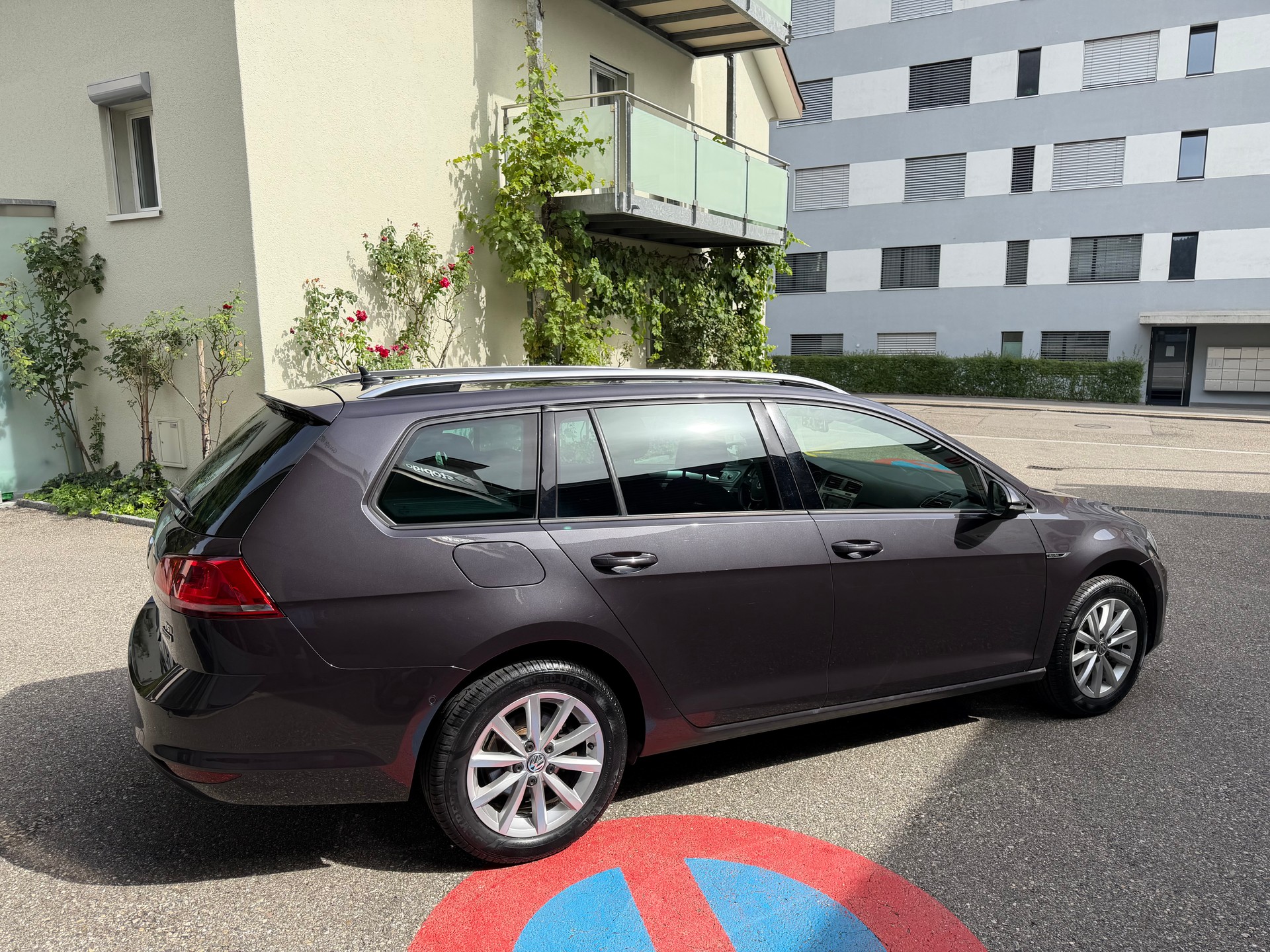 VW Golf Variant 1.4 TSI Lounge-image-4