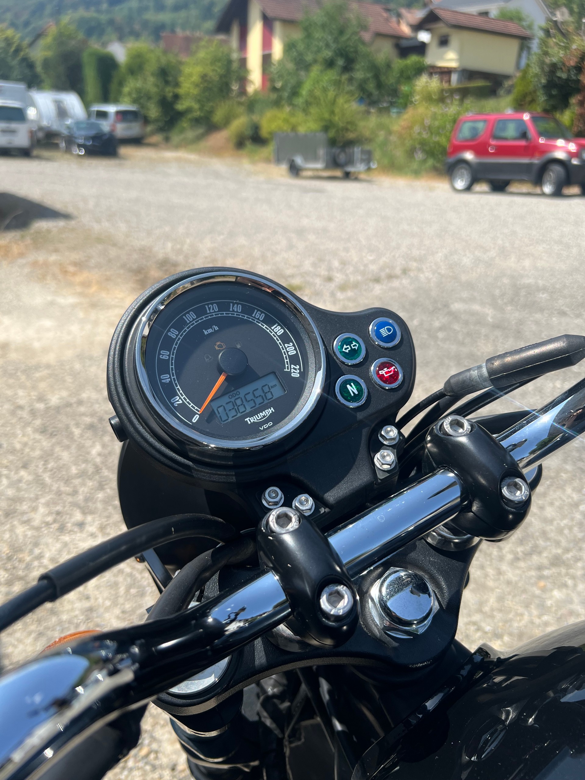 TRIUMPH Bonneville SE 900 i-image-9