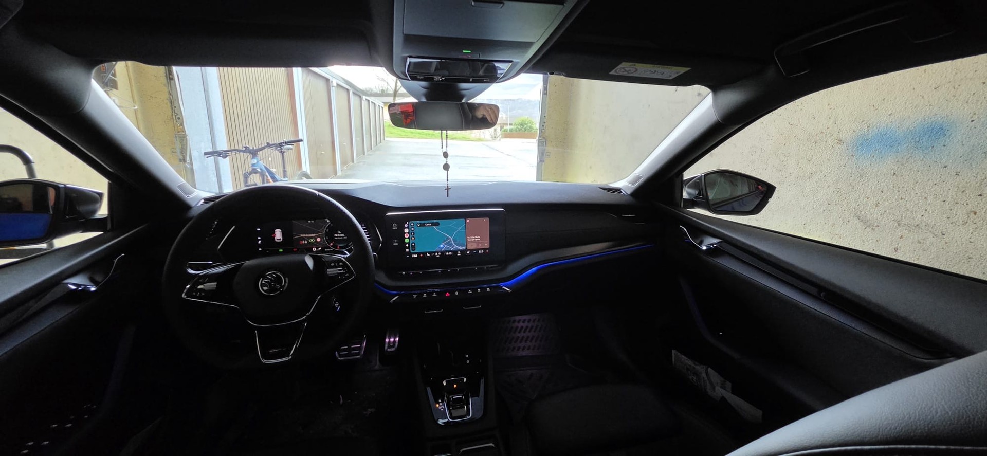 SKODA Octavia Combi 2.0 TSI DSG RS-image-4
