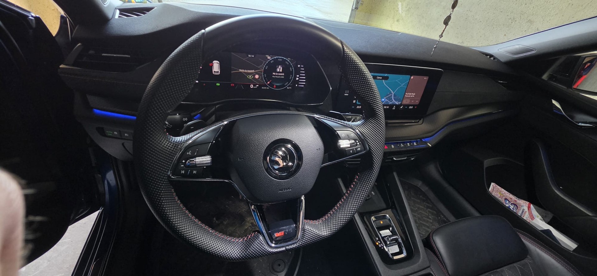 SKODA Octavia Combi 2.0 TSI DSG RS-image-5