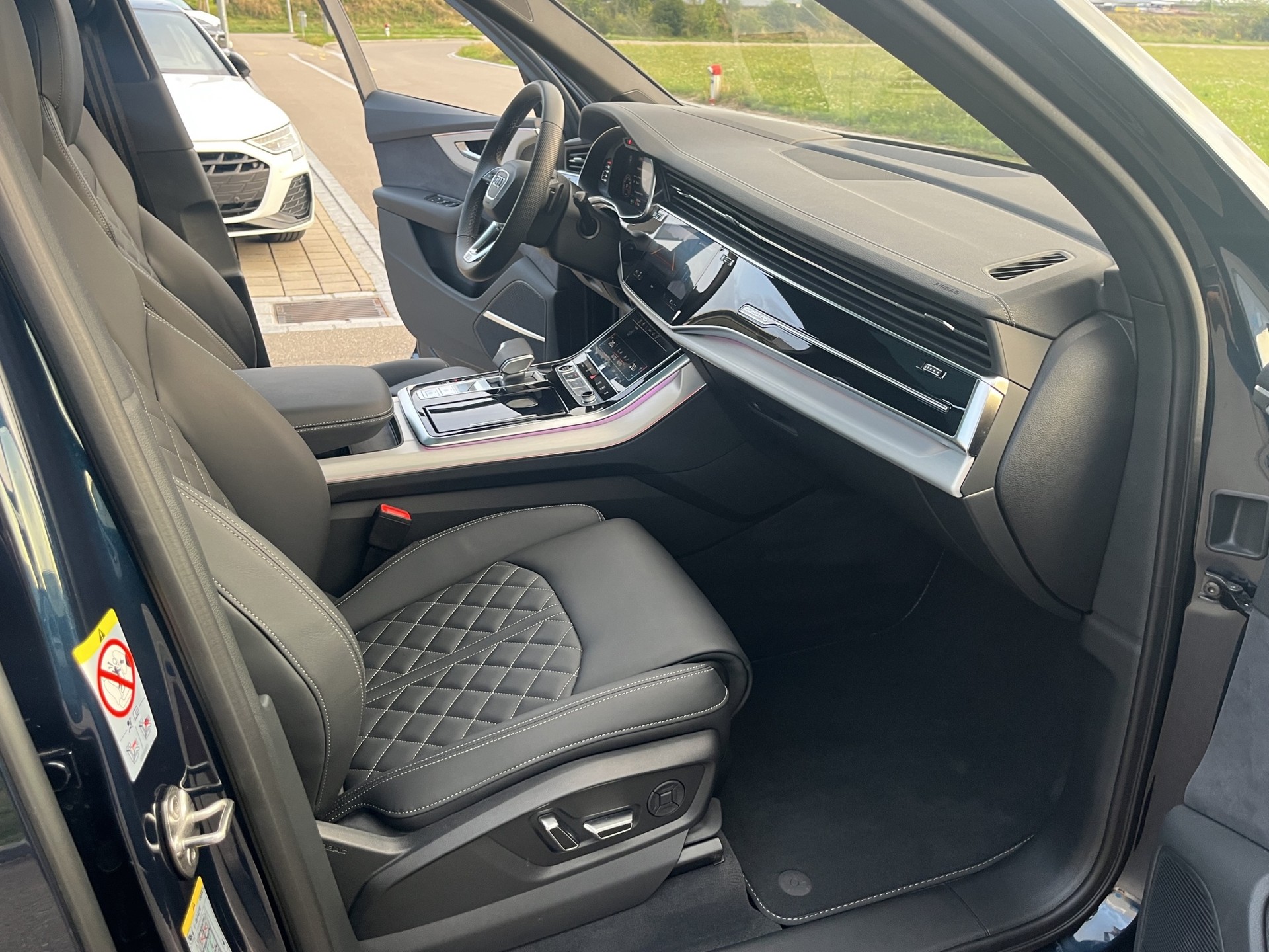 AUDI Q7 SUV TFSI quattro 250 kW S line tiptronic *S-Sportsitze plus, 7 Plätzer, Allradlenkung, Panodach, B&O, Vollausstattung!*-image-22