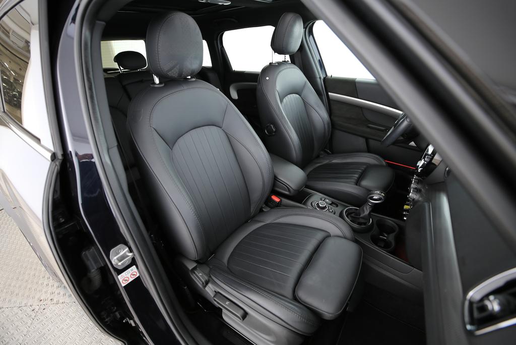 MINI Countryman F60 1.5i Cooper S E ALL4-image-13