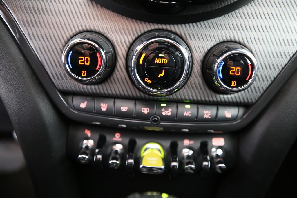 MINI Countryman F60 1.5i Cooper S E ALL4-image-9
