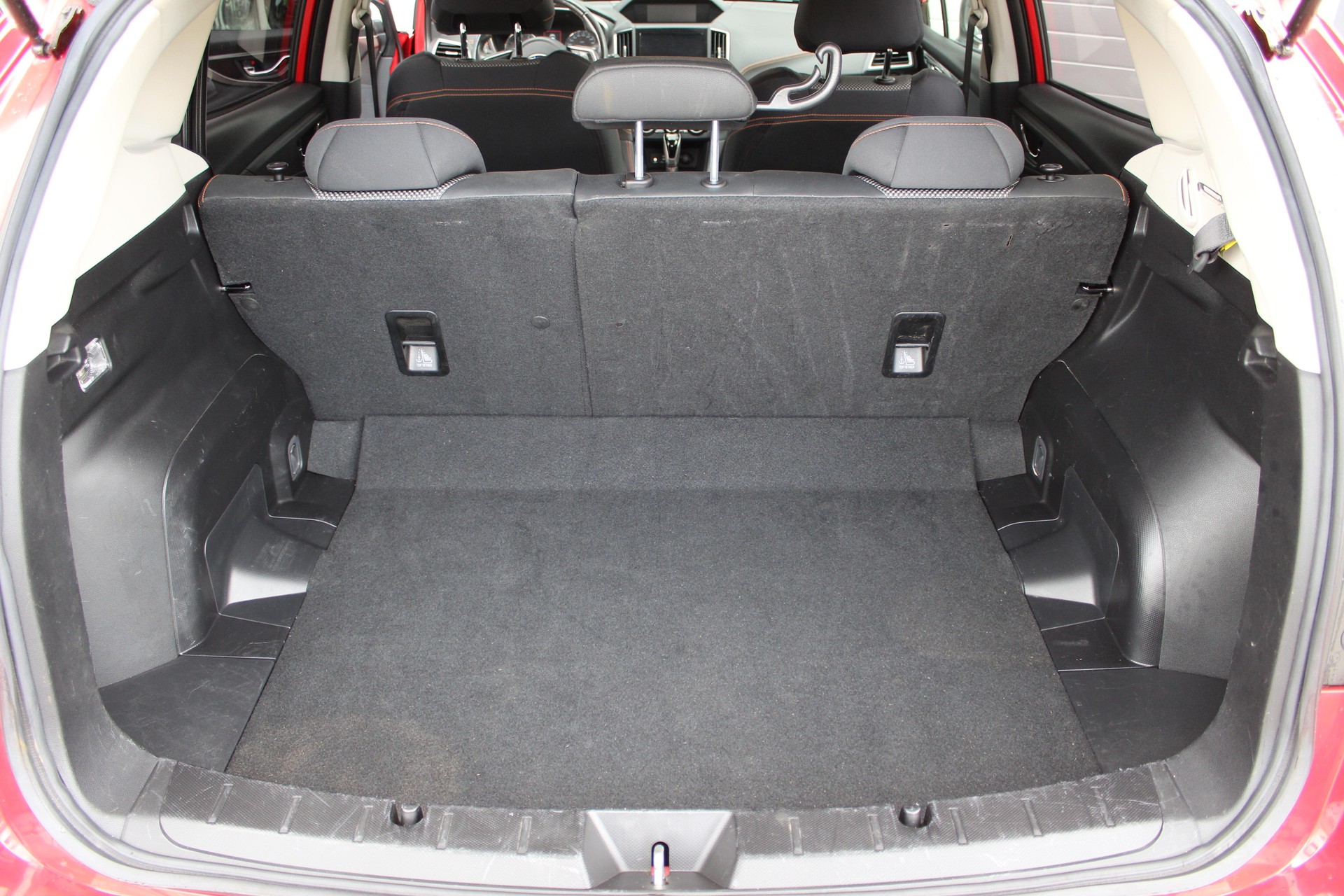 SUBARU XV 1.6i Swiss Plus-image-10