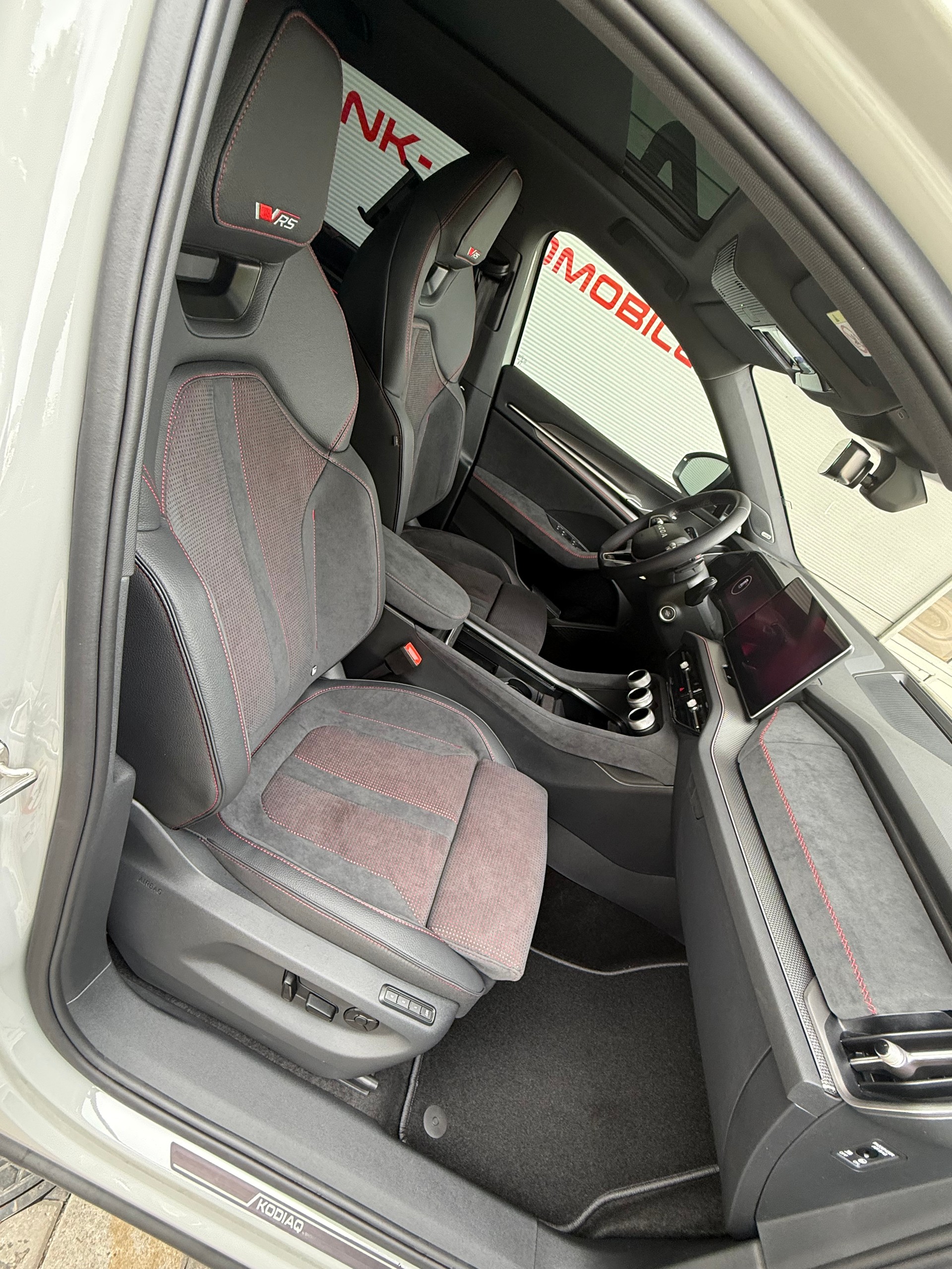 SKODA Kodiaq 2.0 TSI RS 4x4-image-8